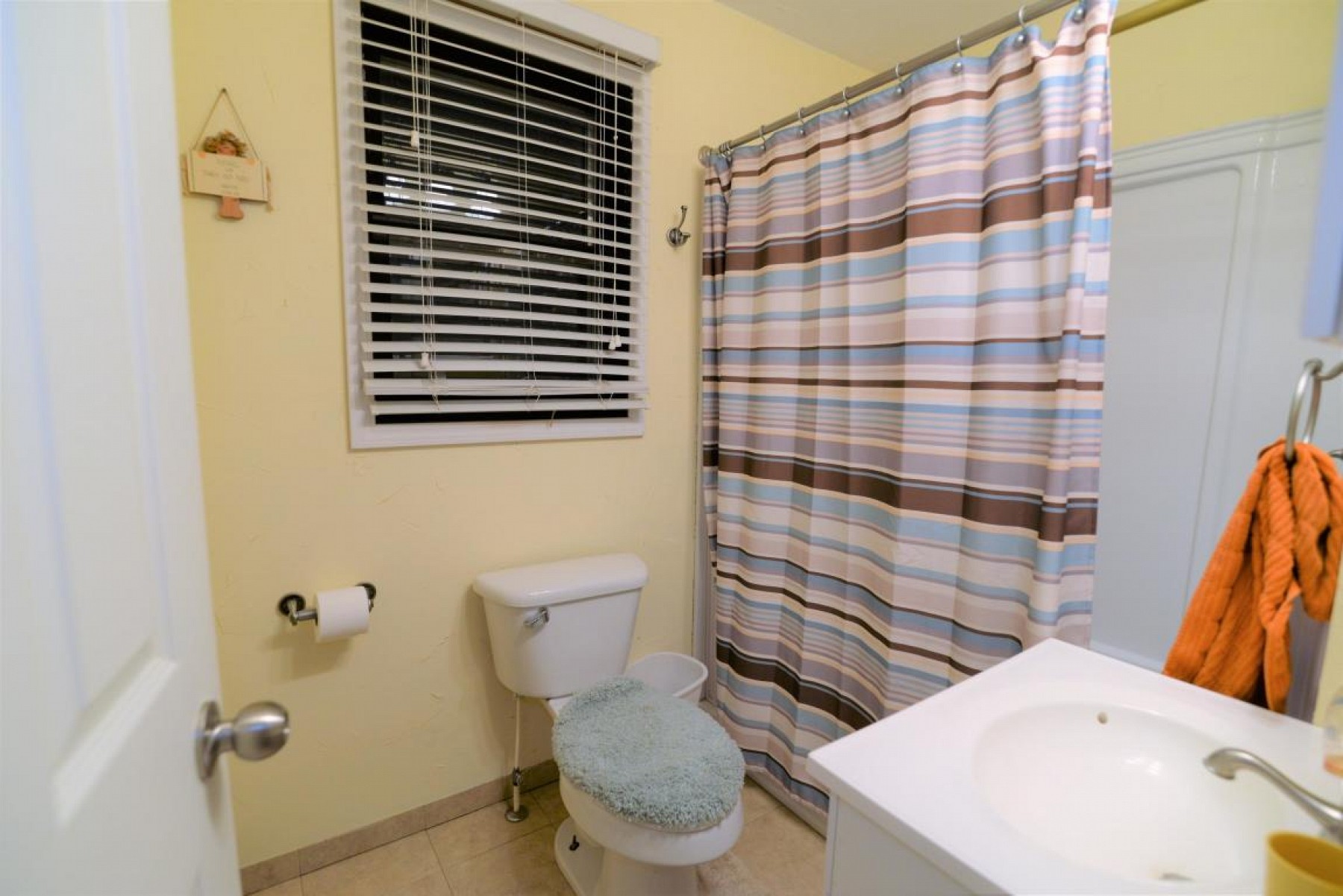 792 Lake Hendricks Drive, White, SD 57276