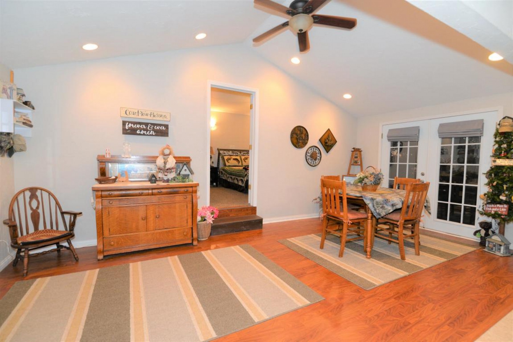 792 Lake Hendricks Drive, White, SD 57276