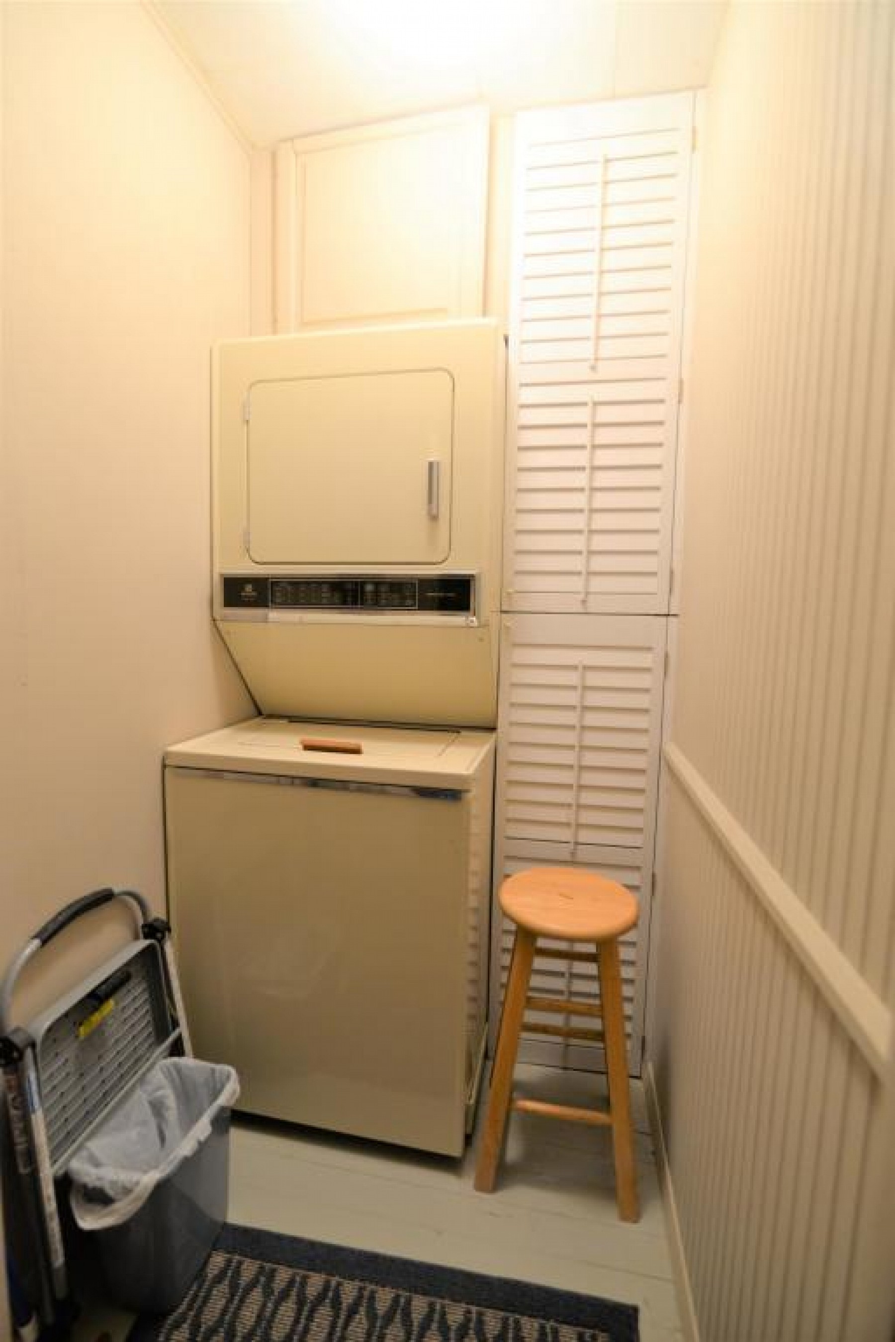 792 Lake Hendricks Drive, White, SD 57276