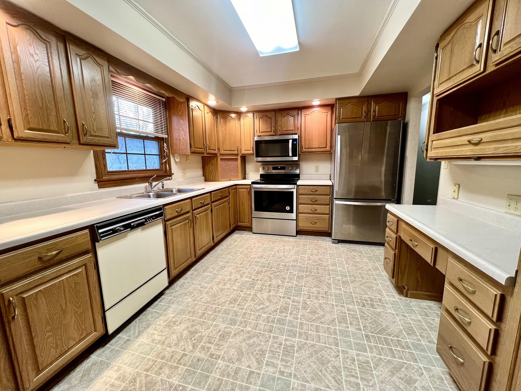 1804 Skyview Lane, Brookings, SD 57006