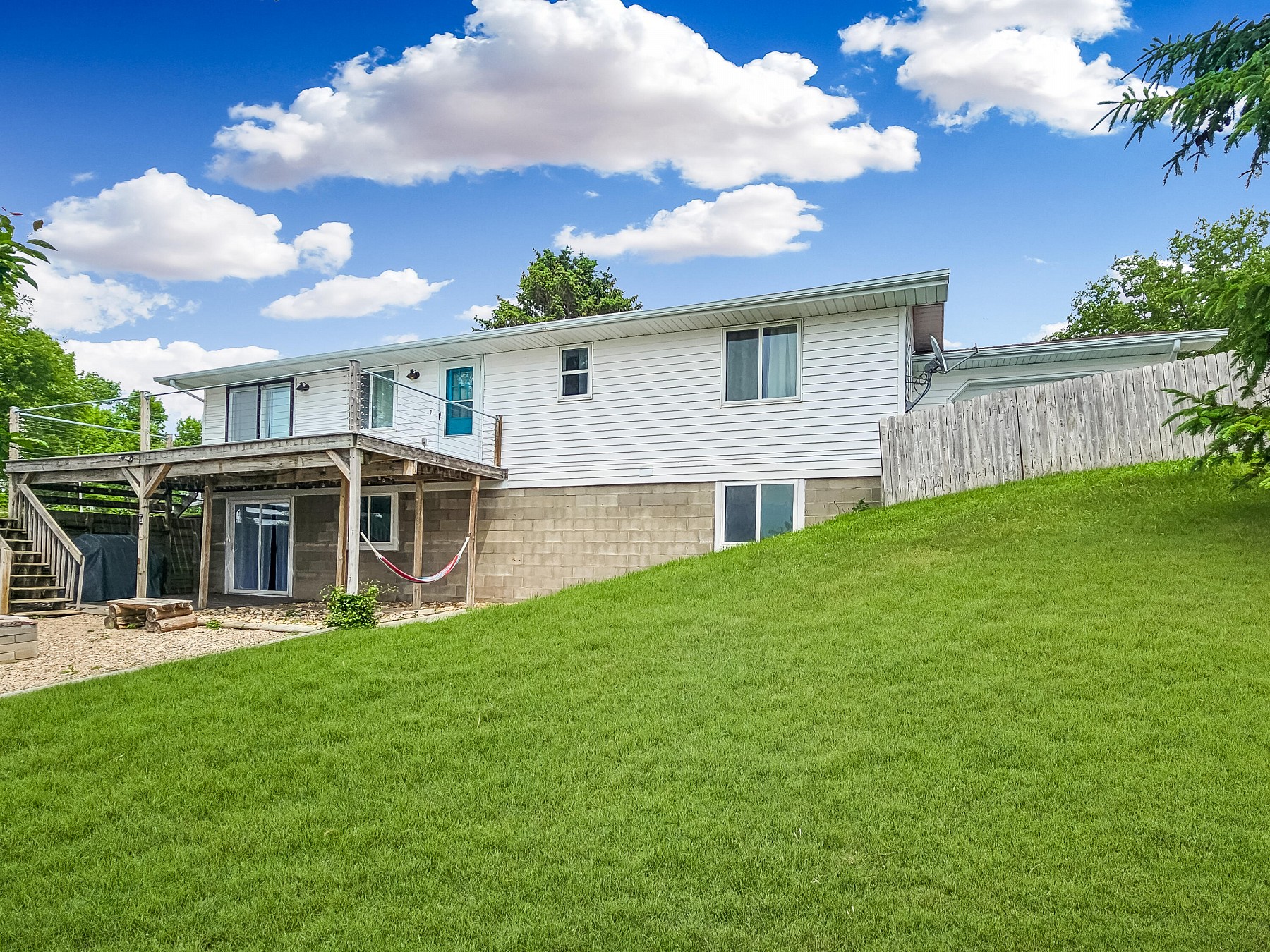 182 Lake Drive, Lake Poinsett, SD 57234