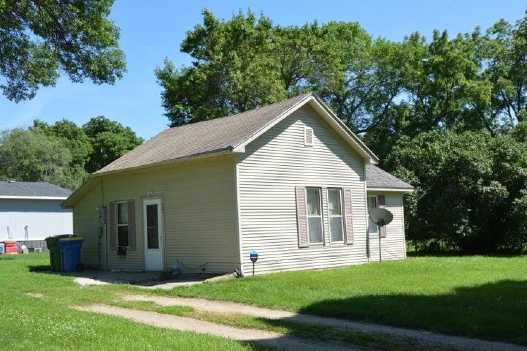 602 3rd Street S, Brookings, SD 57006