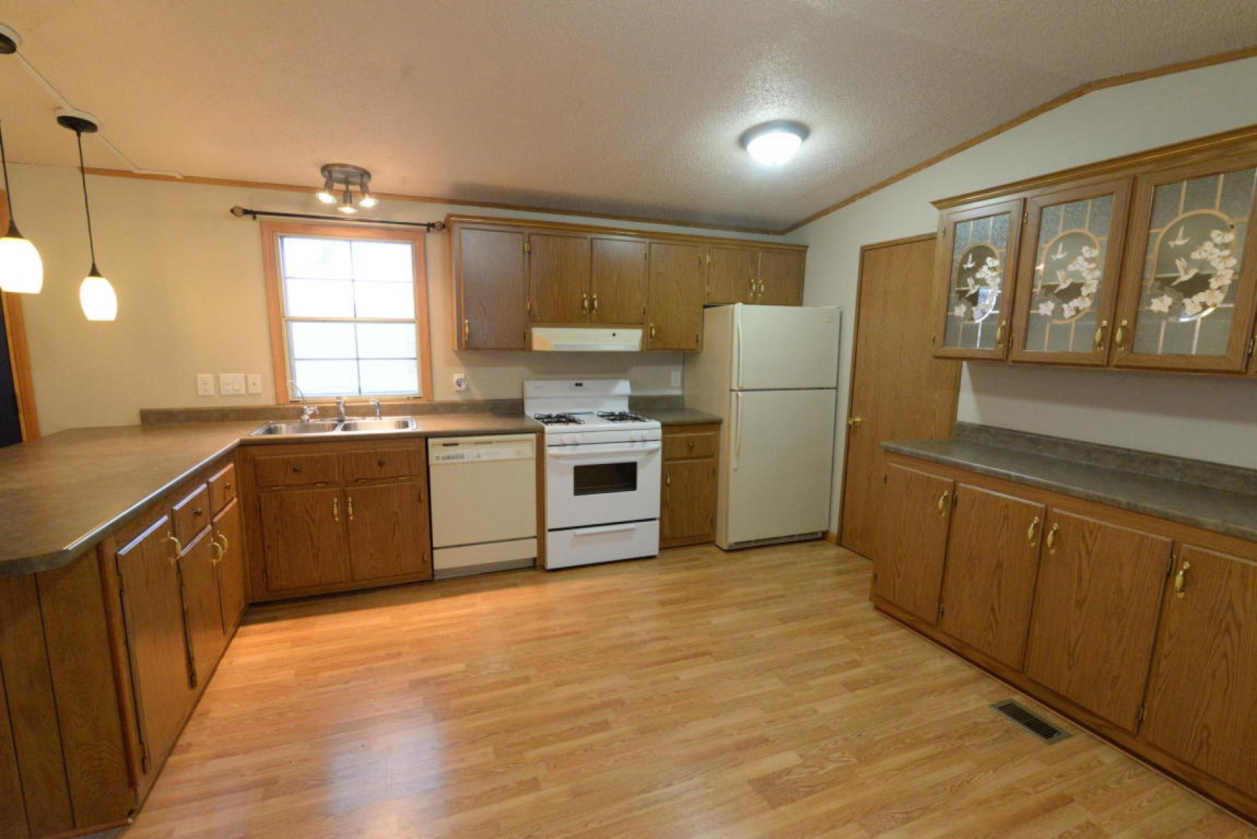 600 5th Avenue, Brookings, SD 57006