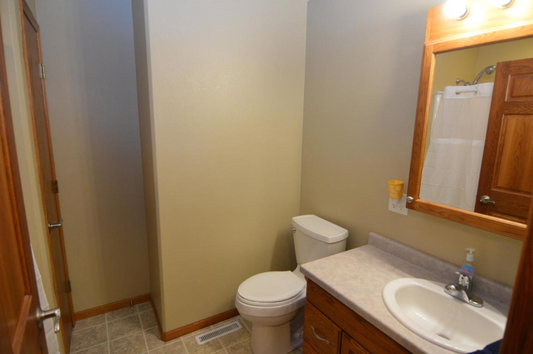 1300 Yorktown Circle, Brookings, SD 57006