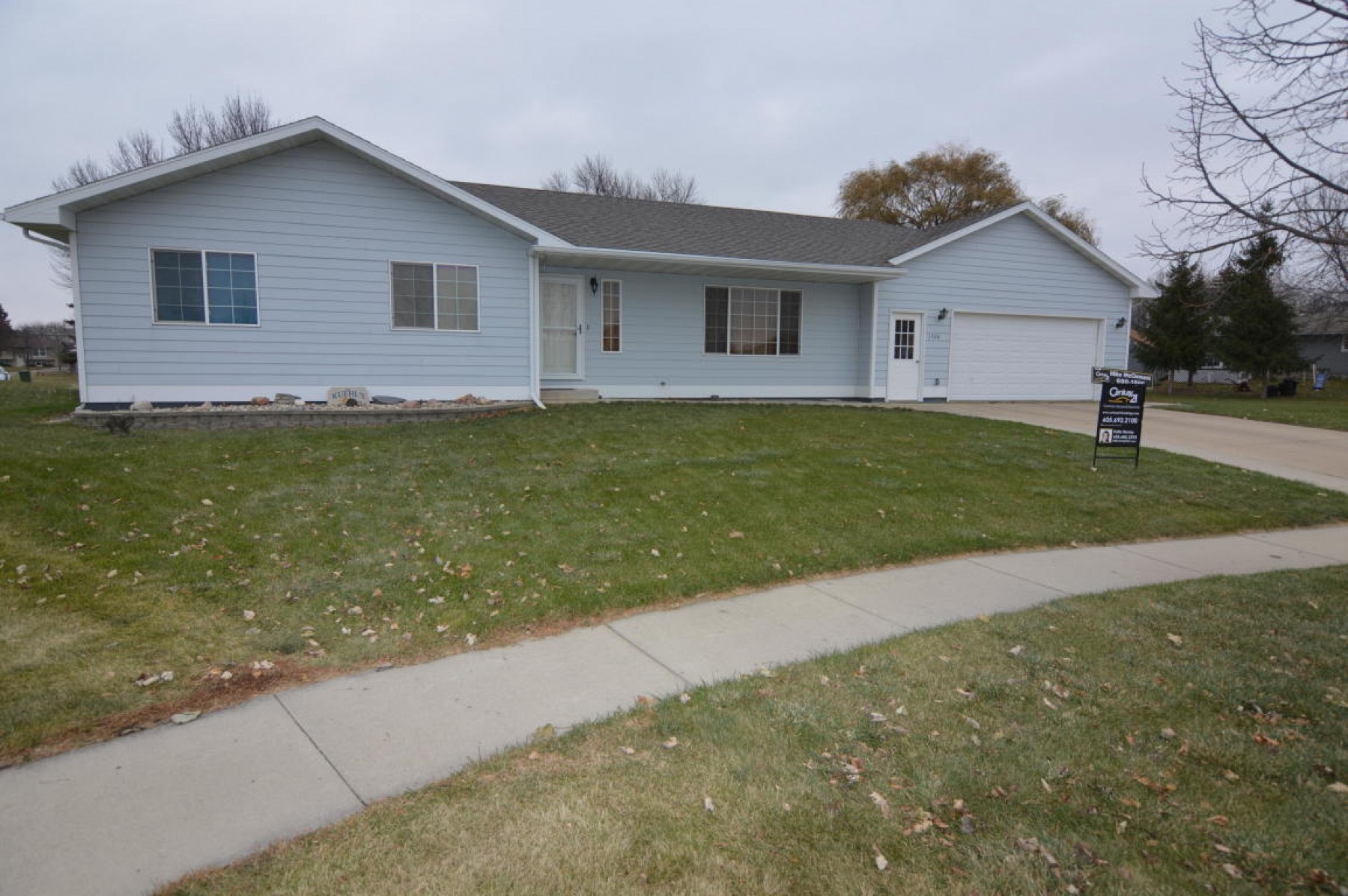 1300 Yorktown Circle, Brookings, SD 57006