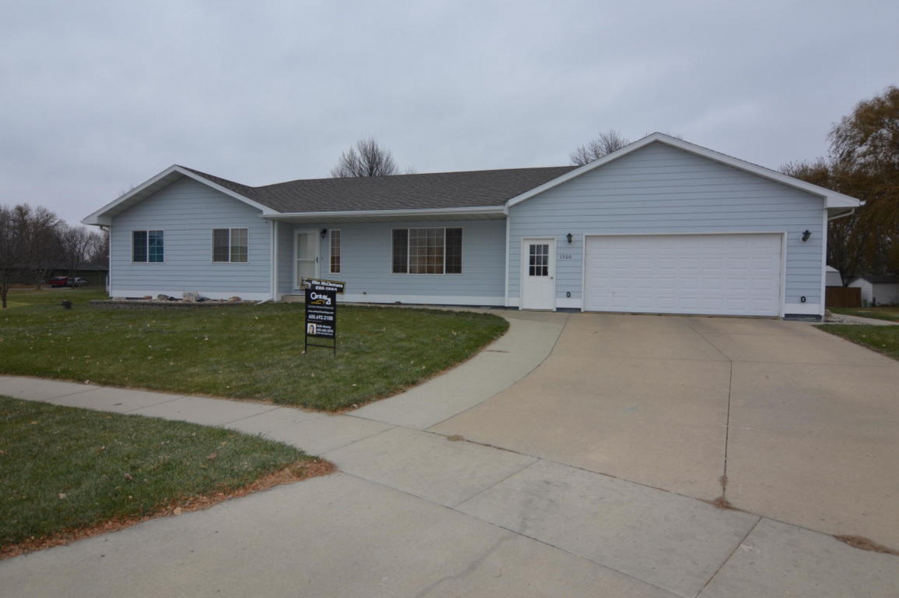 1300 Yorktown Circle, Brookings, SD 57006