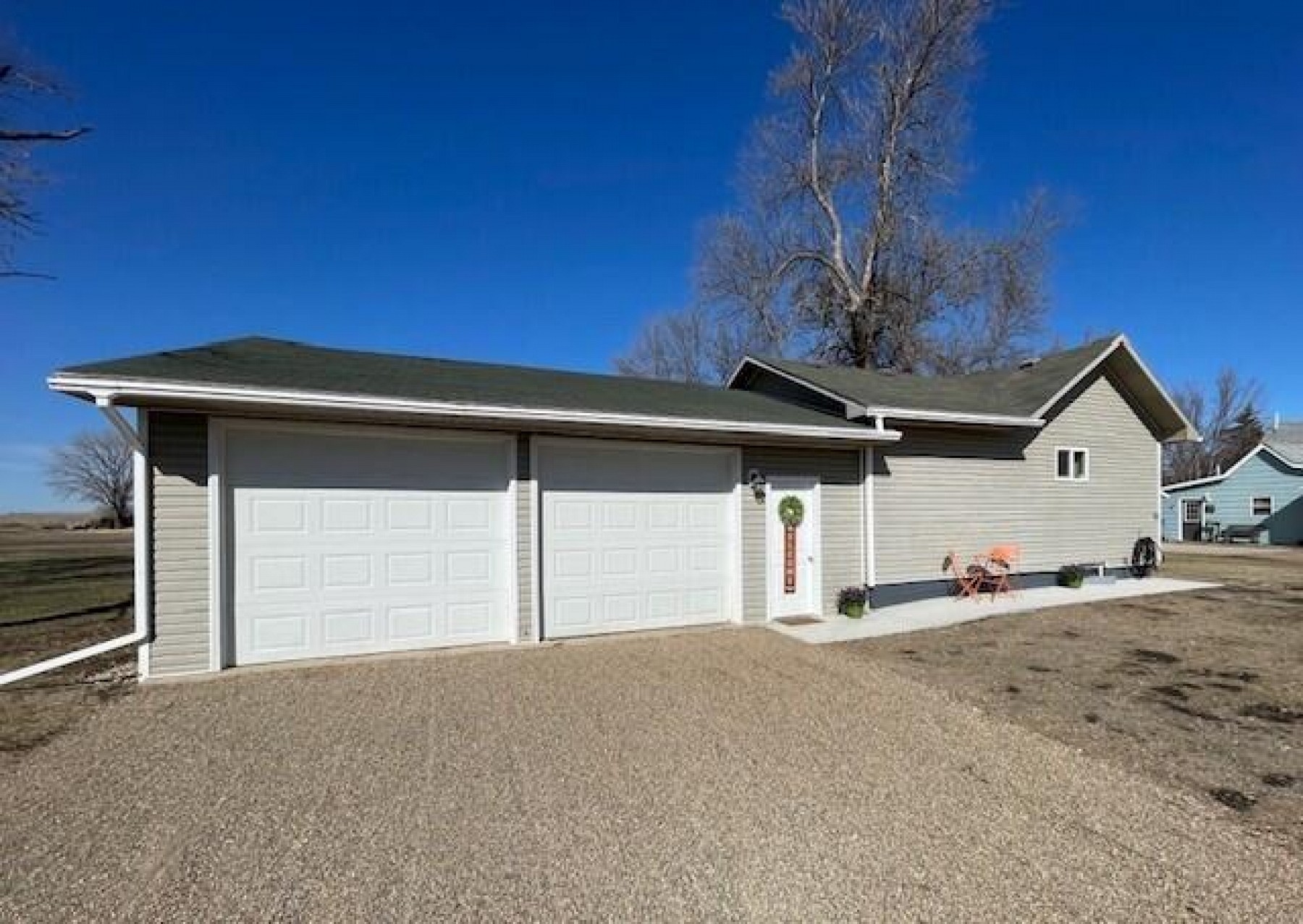 303 Lake Avenue S, Lake Preston, SD 57249