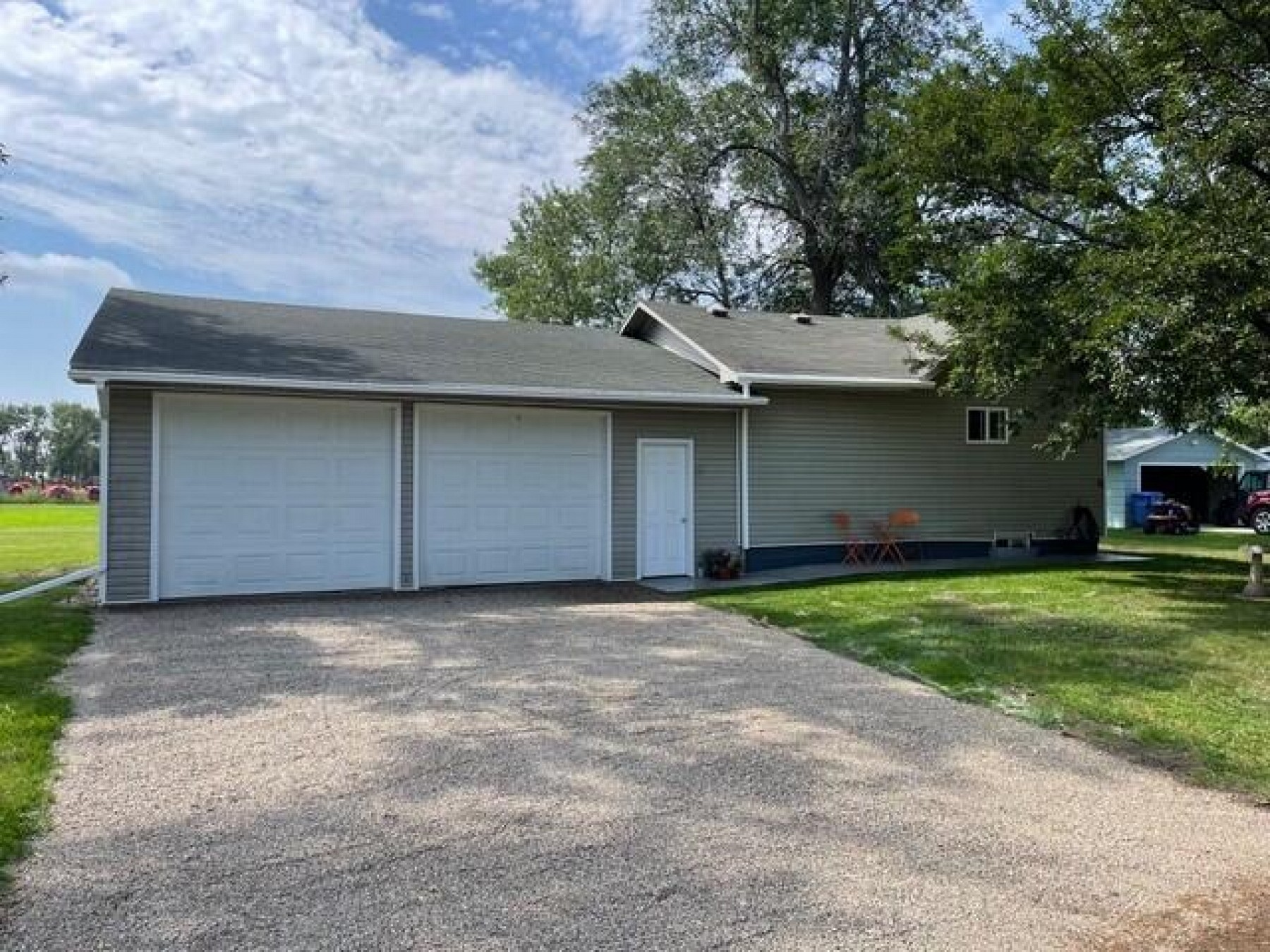 303 Lake Avenue S, Lake Preston, SD 57249