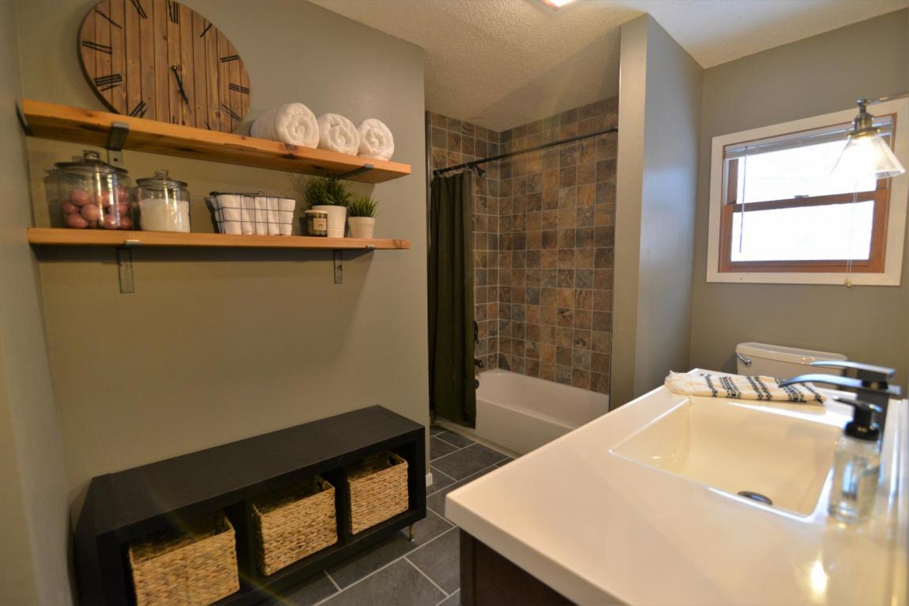 1018 Circle Drive, Brookings, SD 57006