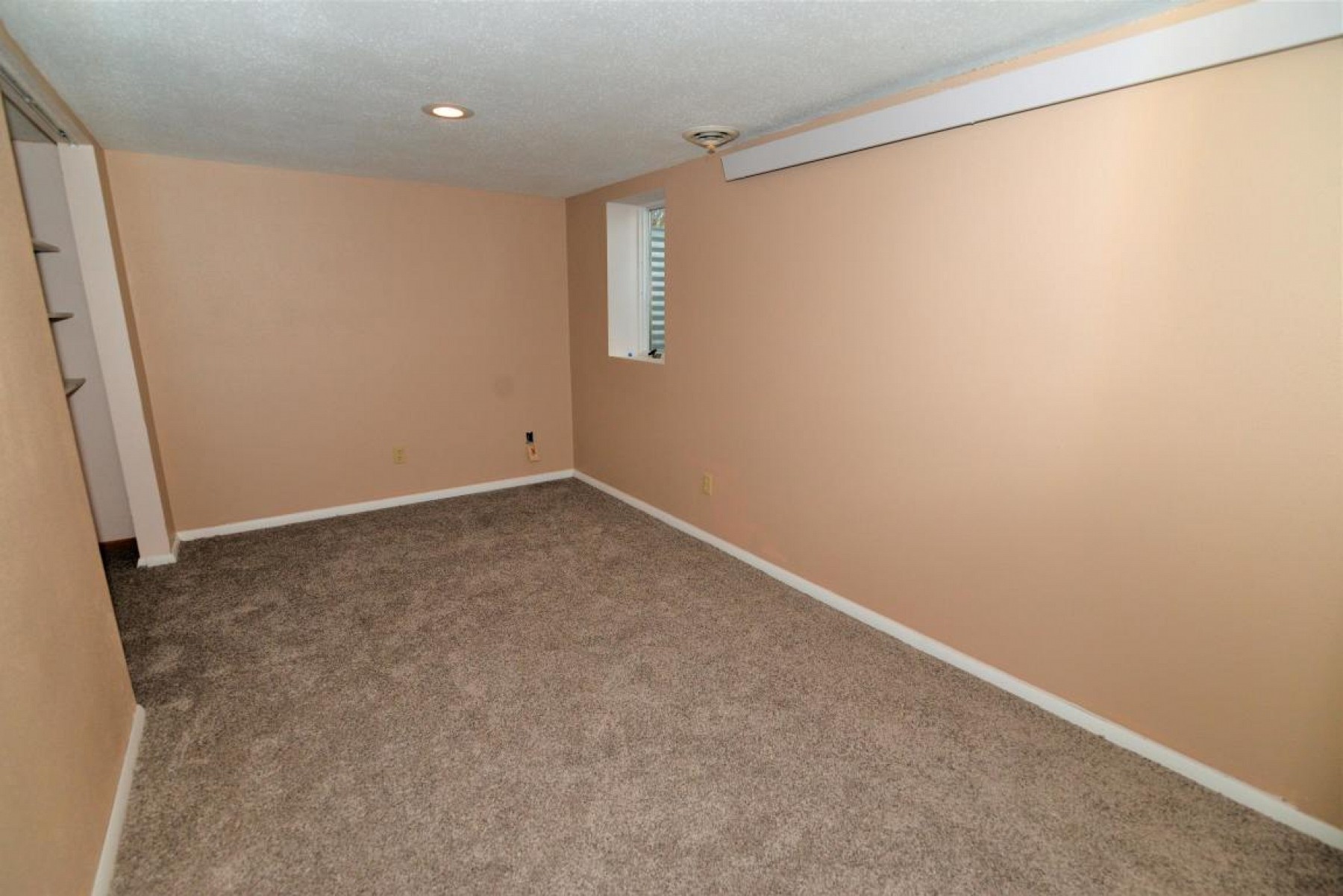 1018 Circle Drive, Brookings, SD 57006