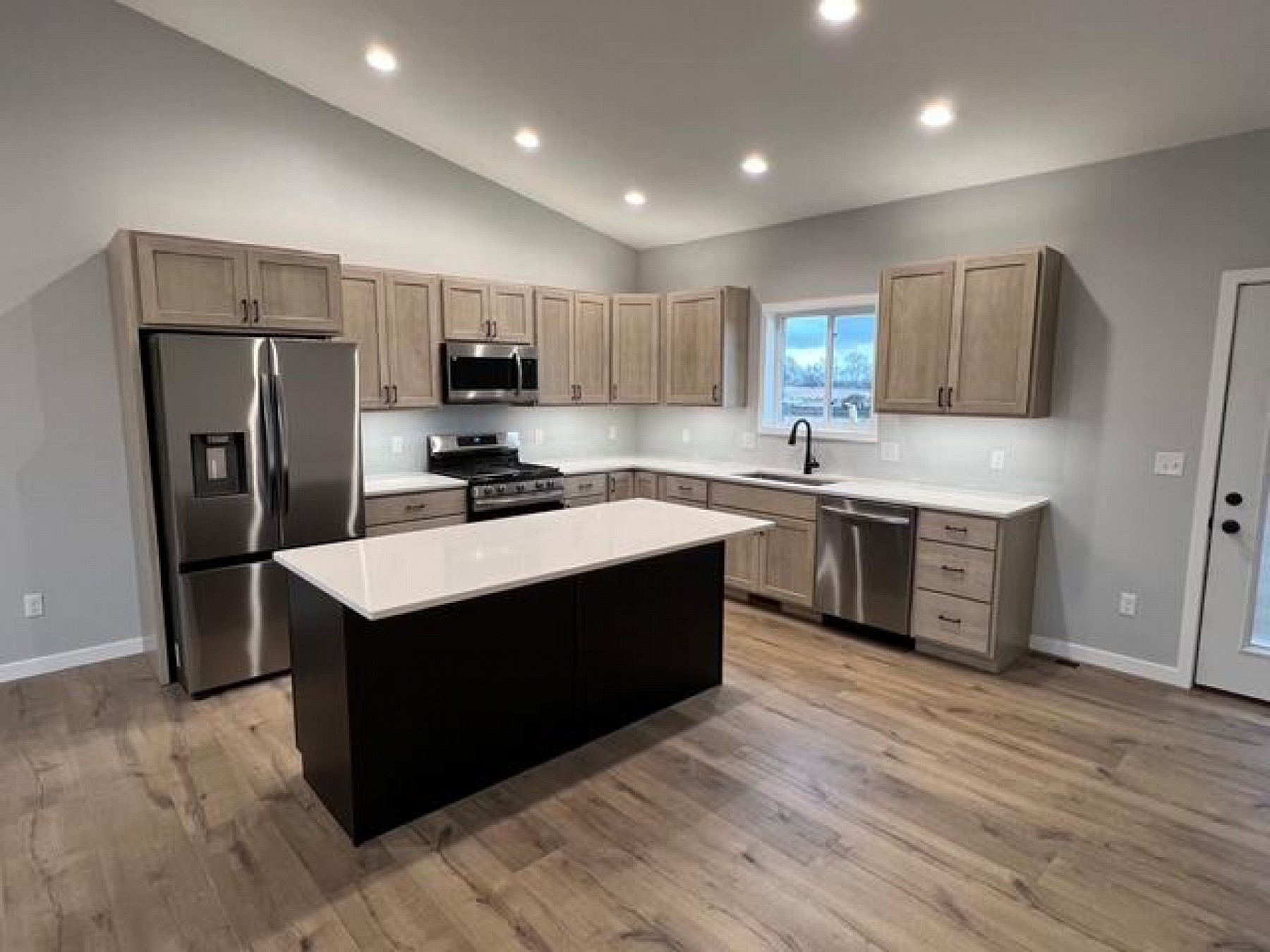 116 Blue Bell Drive, Brookings, SD 57006