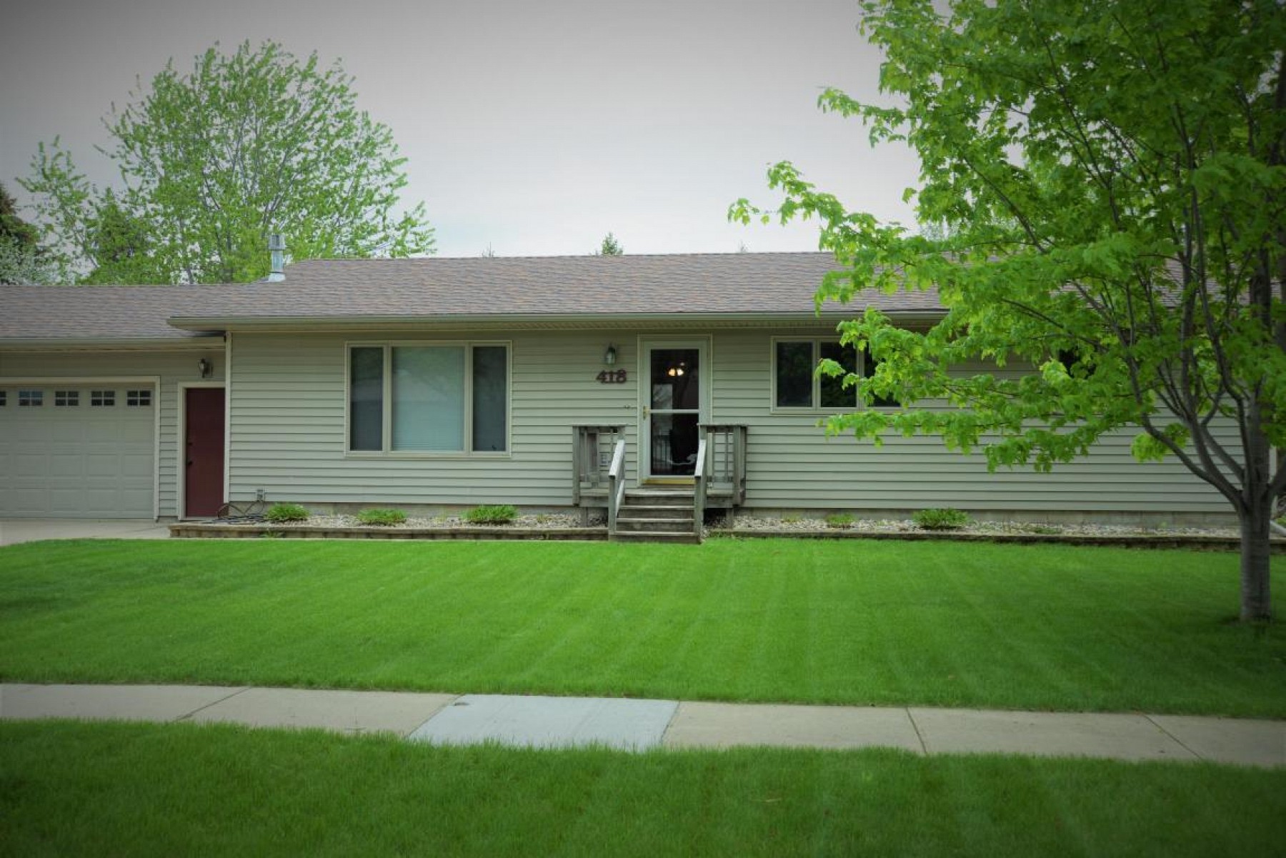 418 Hunters Ridge Road, Brookings, SD 57006
