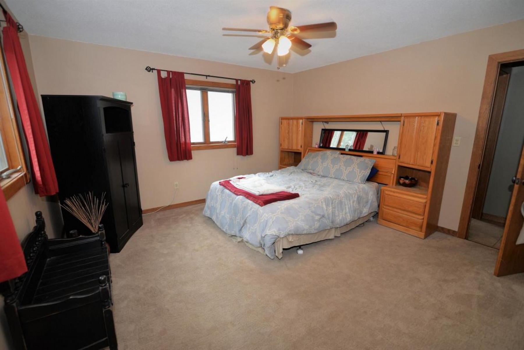 418 Hunters Ridge Road, Brookings, SD 57006