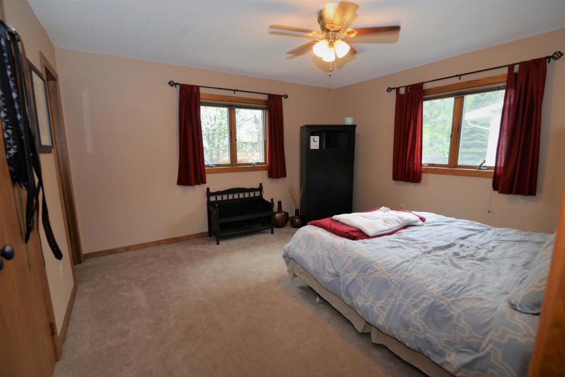 418 Hunters Ridge Road, Brookings, SD 57006