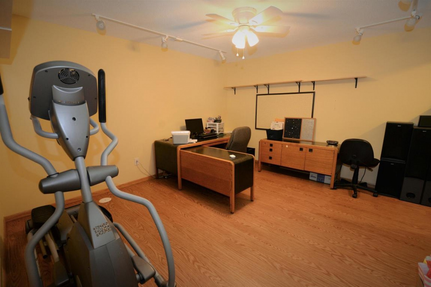 418 Hunters Ridge Road, Brookings, SD 57006