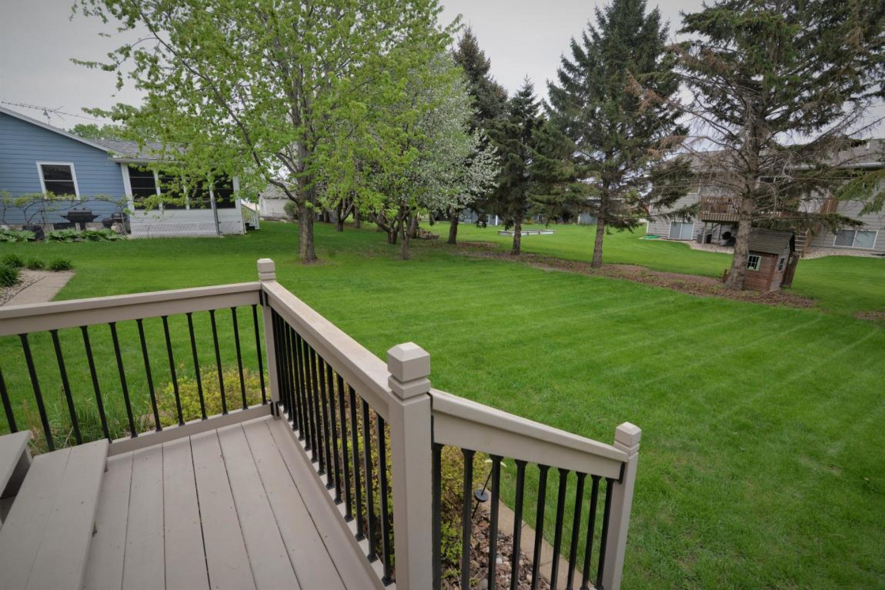 418 Hunters Ridge Road, Brookings, SD 57006