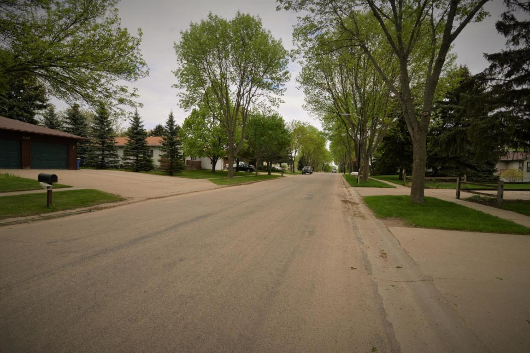 418 Hunters Ridge Road, Brookings, SD 57006