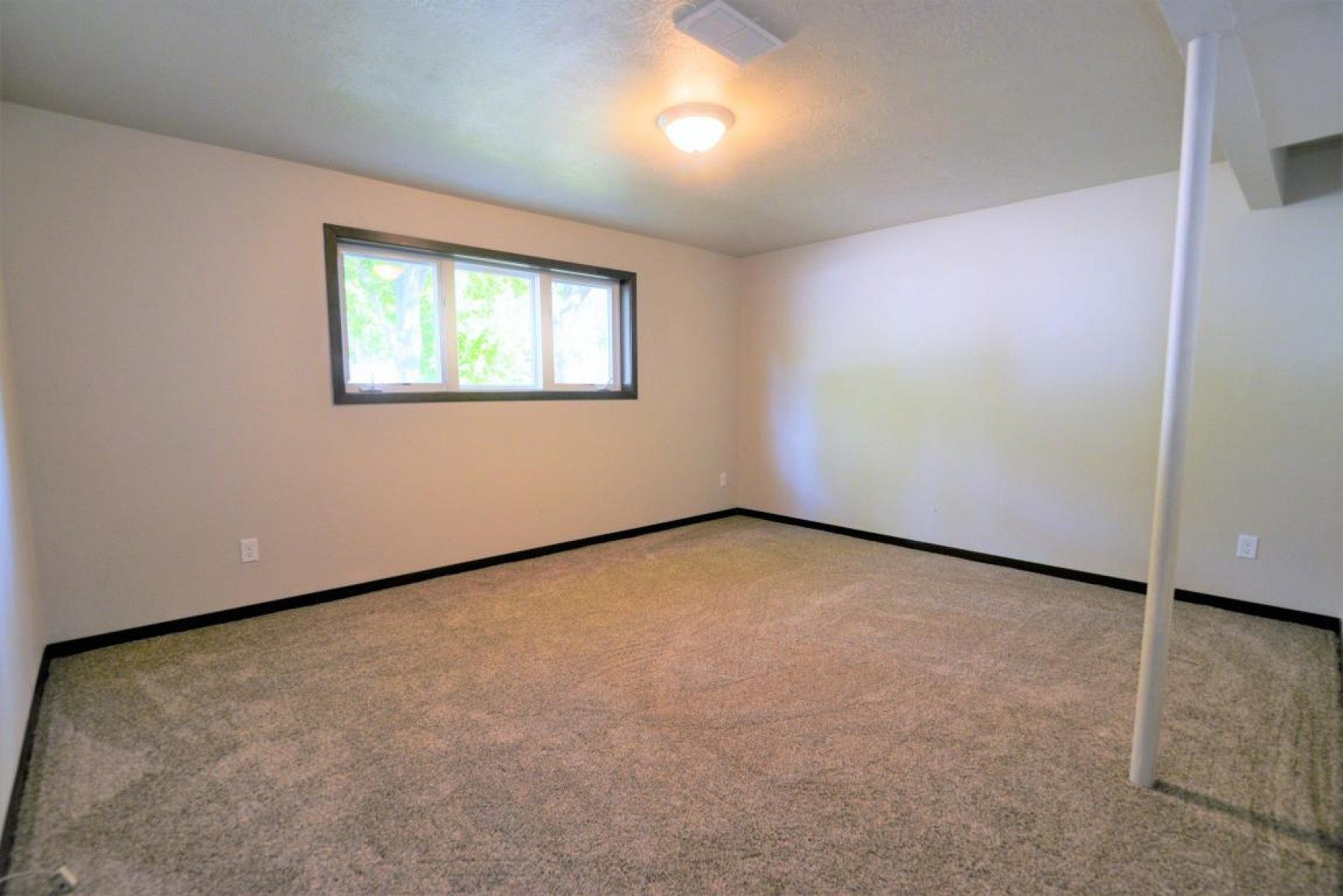 944 Broken Bow Trail, Brookings, SD 57006