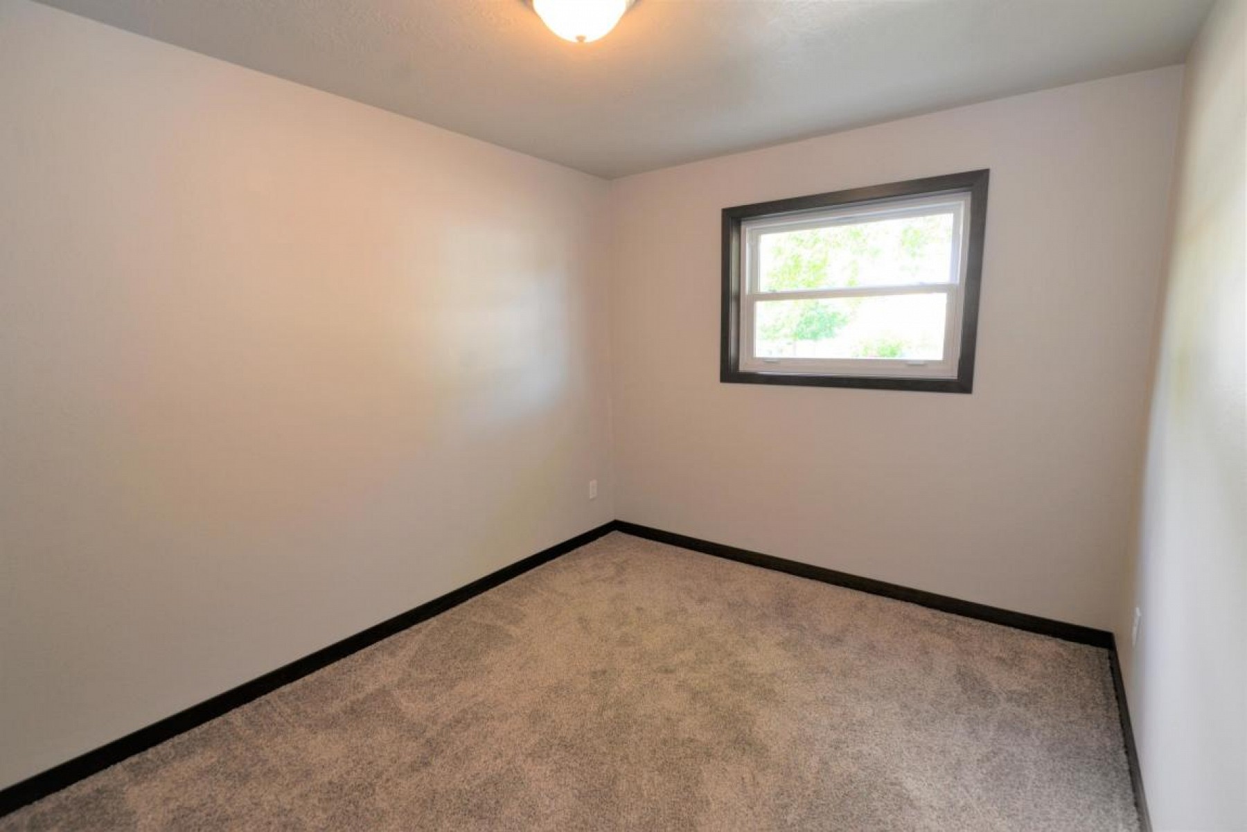 944 Broken Bow Trail, Brookings, SD 57006