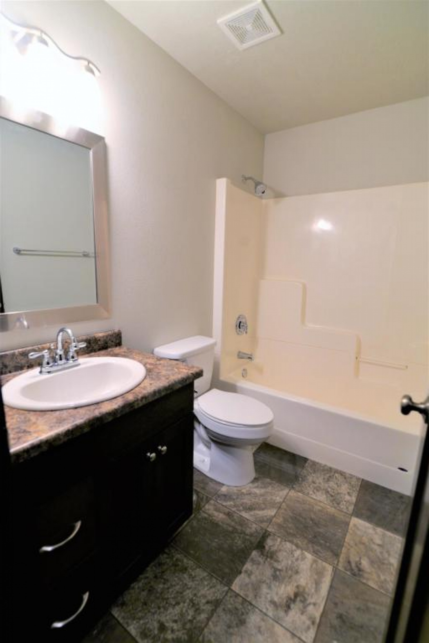 944 Broken Bow Trail, Brookings, SD 57006