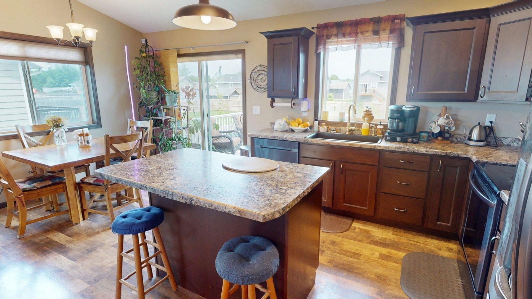 210 Lindsay Drive, Aurora, SD 57002