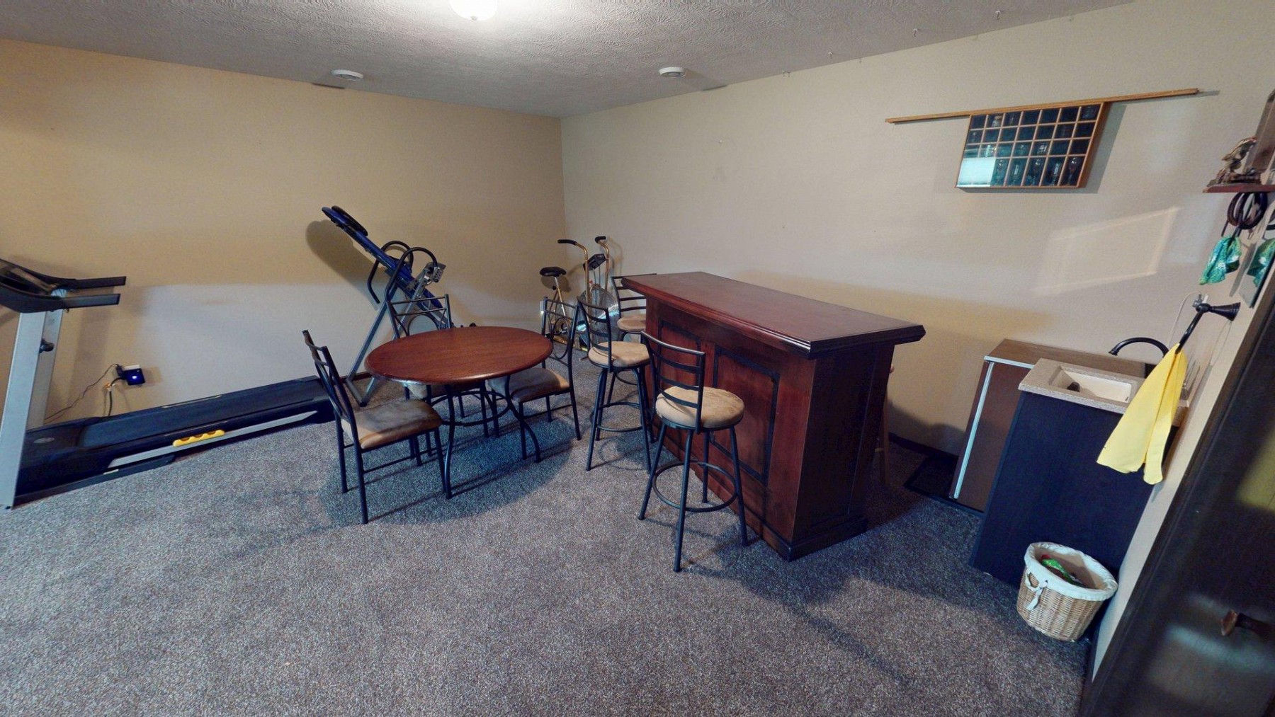 210 Lindsay Drive, Aurora, SD 57002