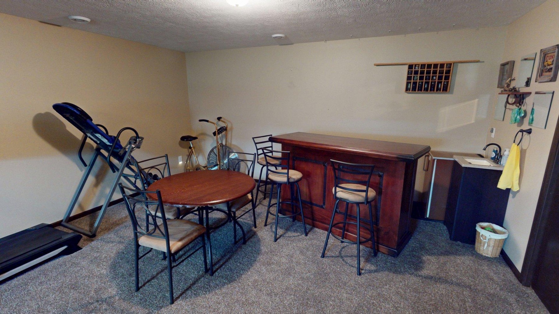 210 Lindsay Drive, Aurora, SD 57002