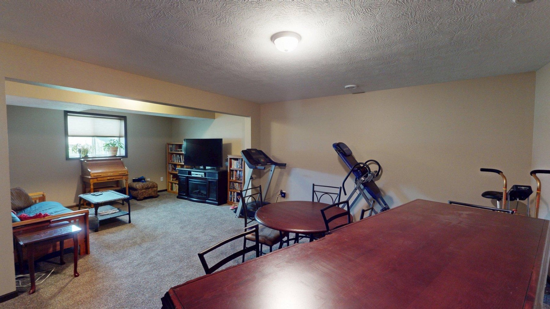 210 Lindsay Drive, Aurora, SD 57002