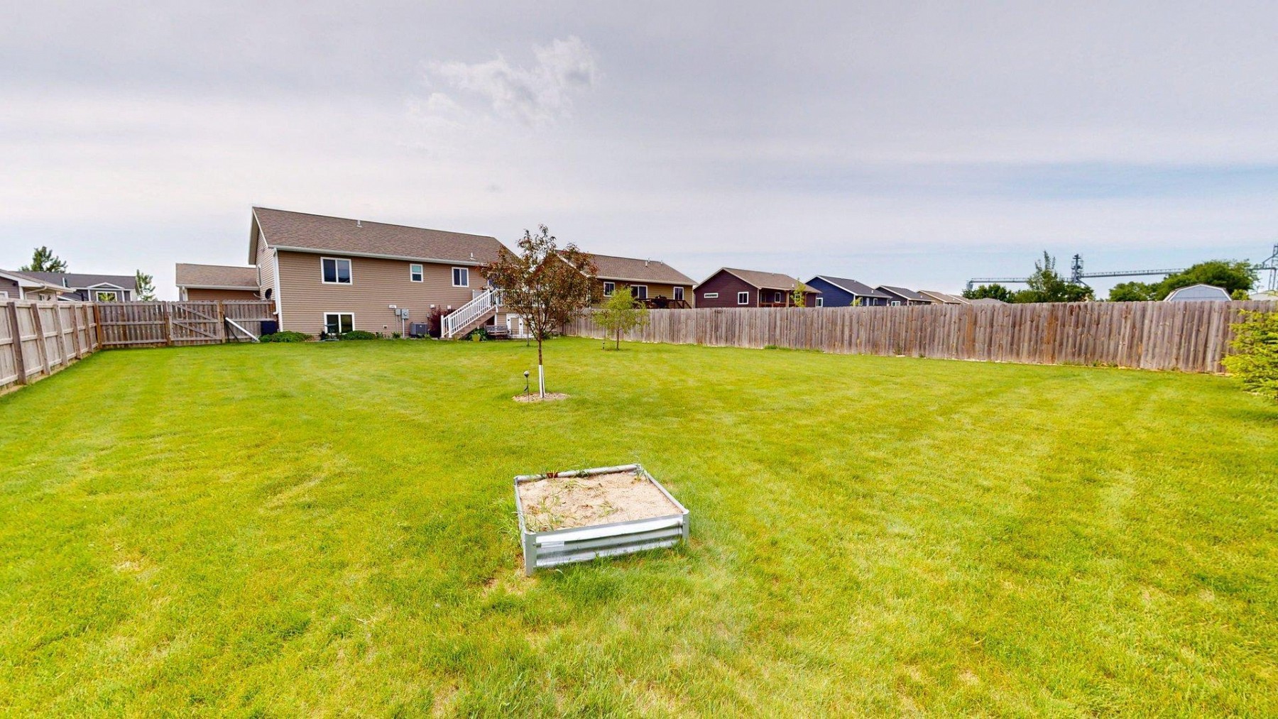 210 Lindsay Drive, Aurora, SD 57002