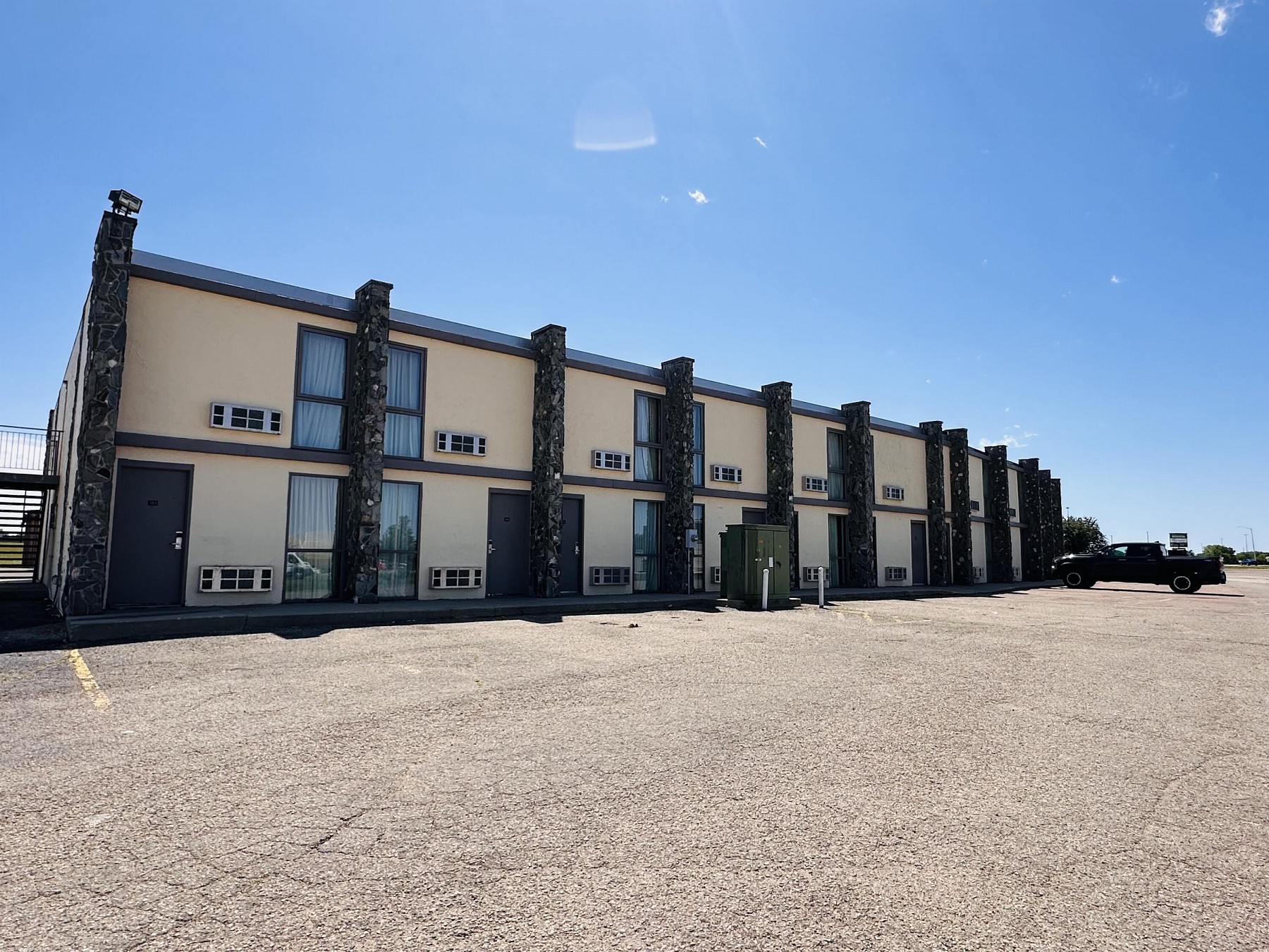 2515 6th St, Brookings, SD 57006