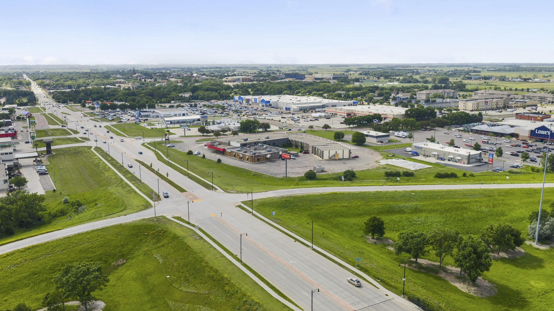 2515 6th St, Brookings, SD 57006