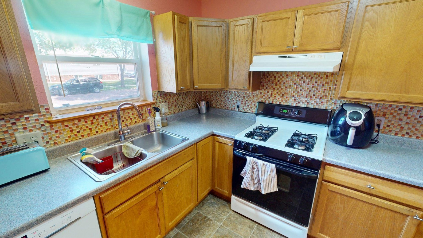 700 6th Avenue S, Brookings, SD 57006