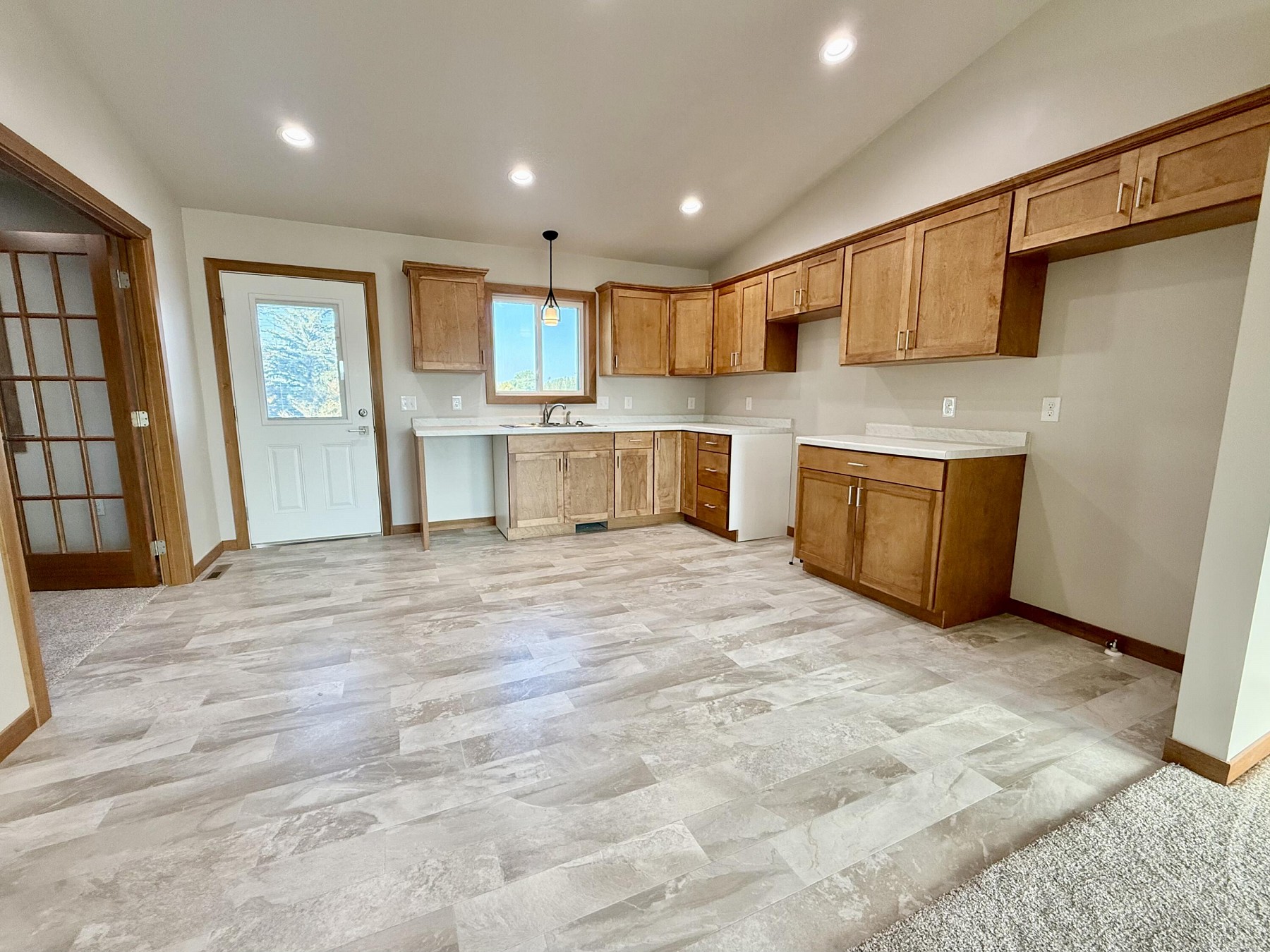 2014 Rapid Valley Avenue, Brookings, SD 57006