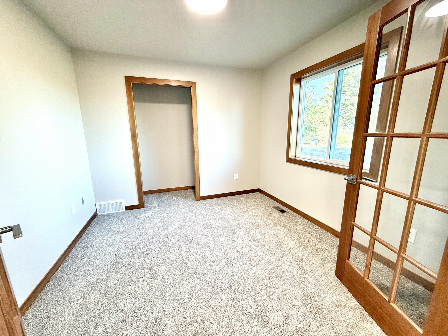 2014 Rapid Valley Avenue, Brookings, SD 57006