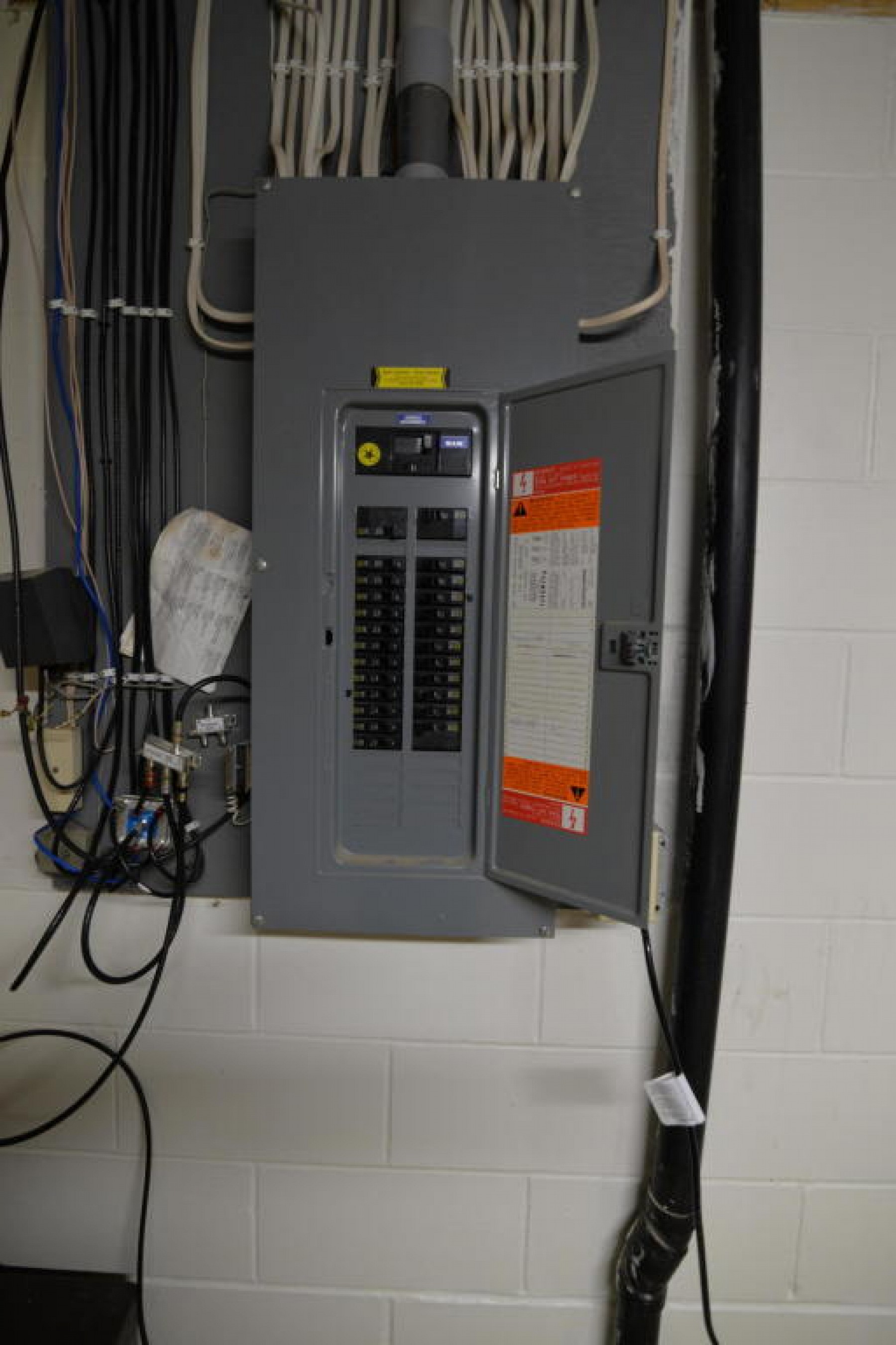 210 3rd Avenue, Flandreau, SD 57028