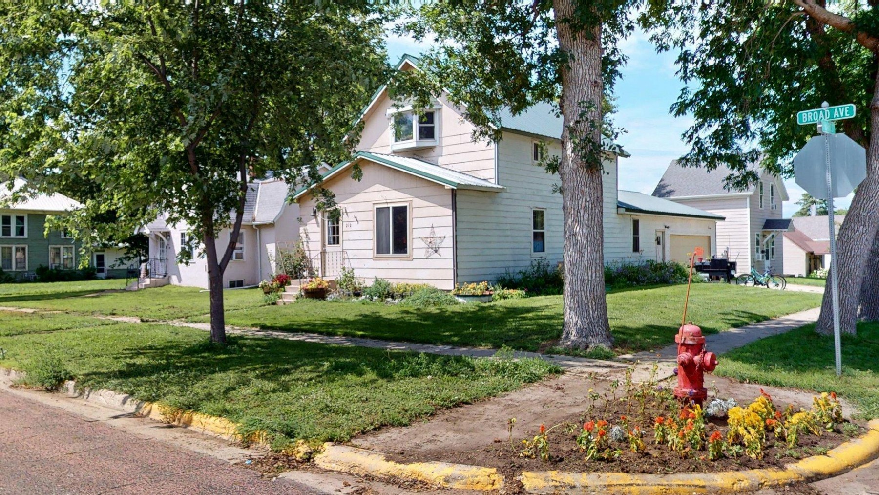 212 Broad Avenue, Flandreau, SD 57028