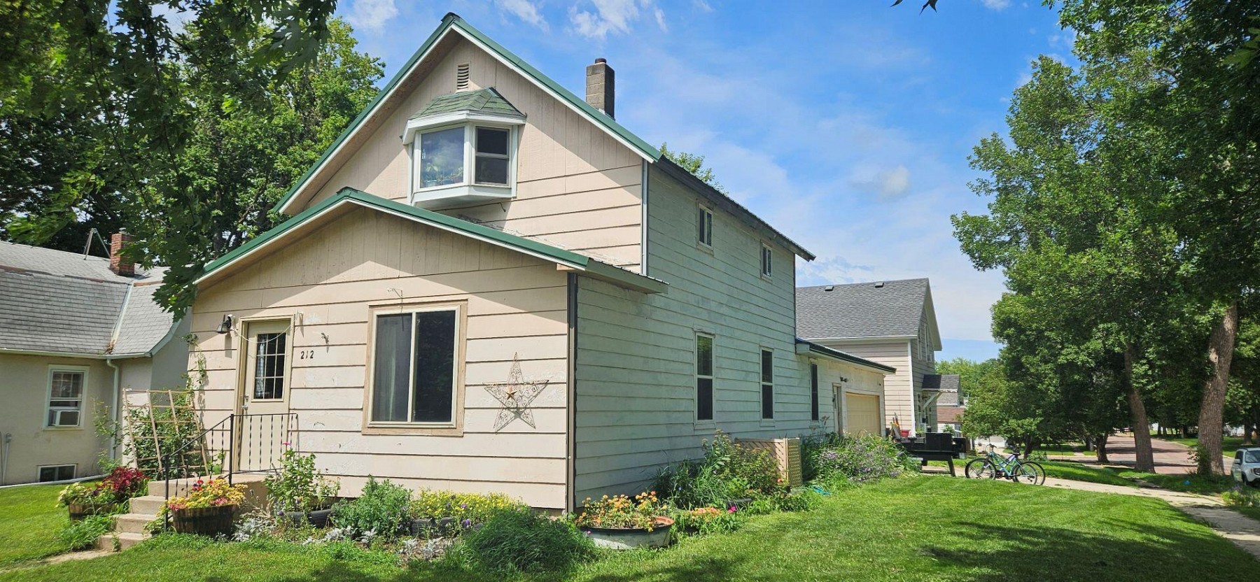 212 Broad Avenue, Flandreau, SD 57028