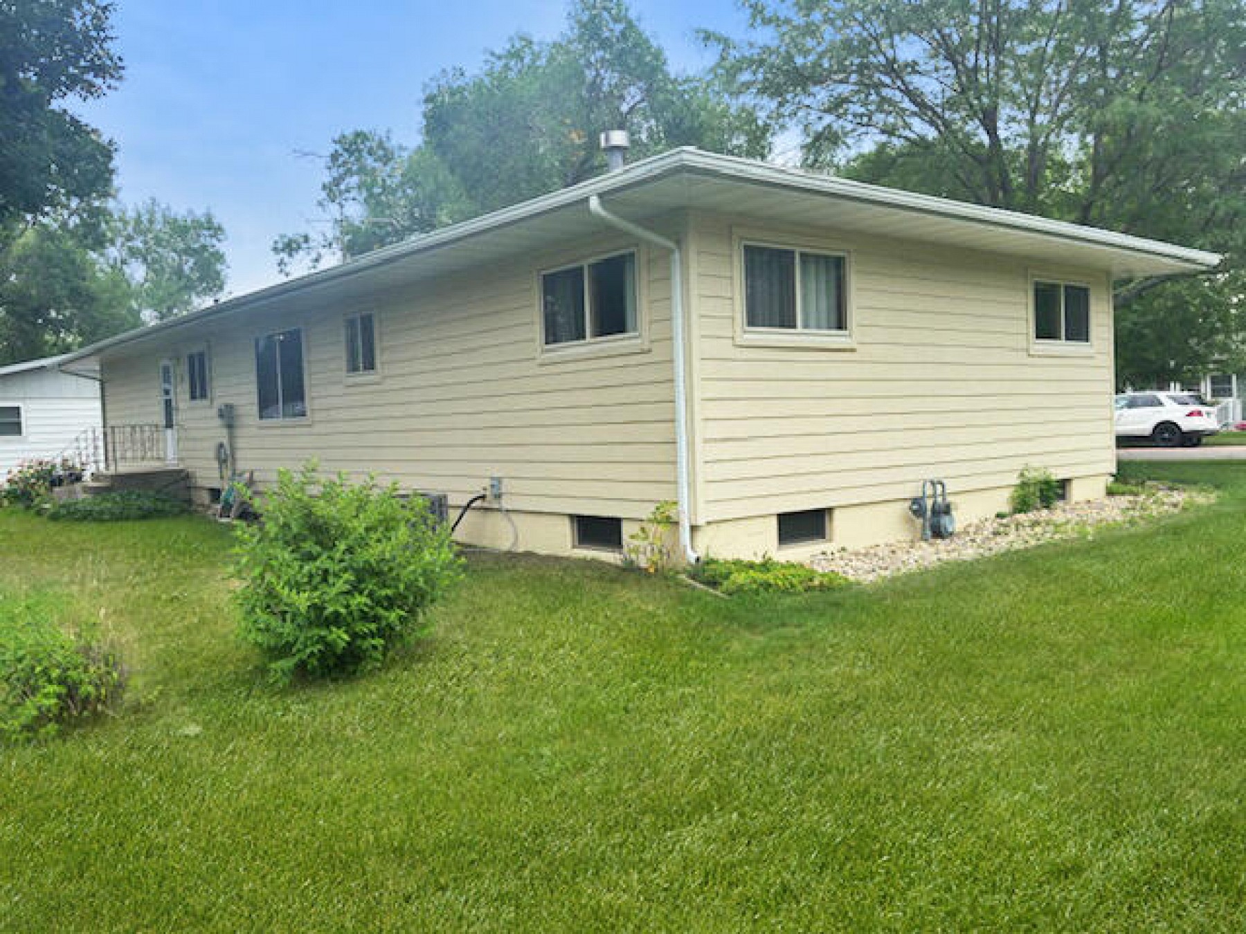 1811 Morningside Drive, Brookings, SD 57006