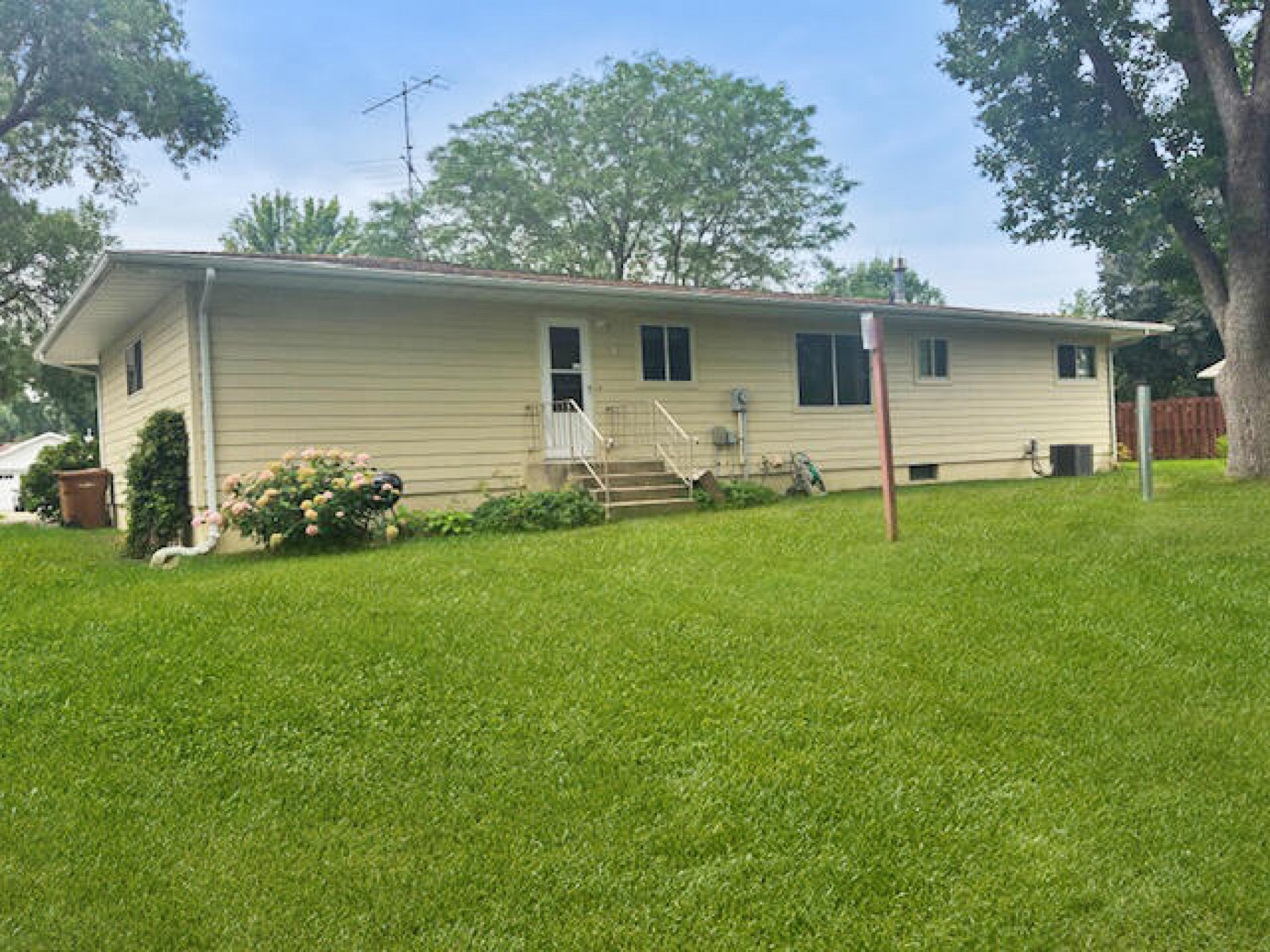 1811 Morningside Drive, Brookings, SD 57006