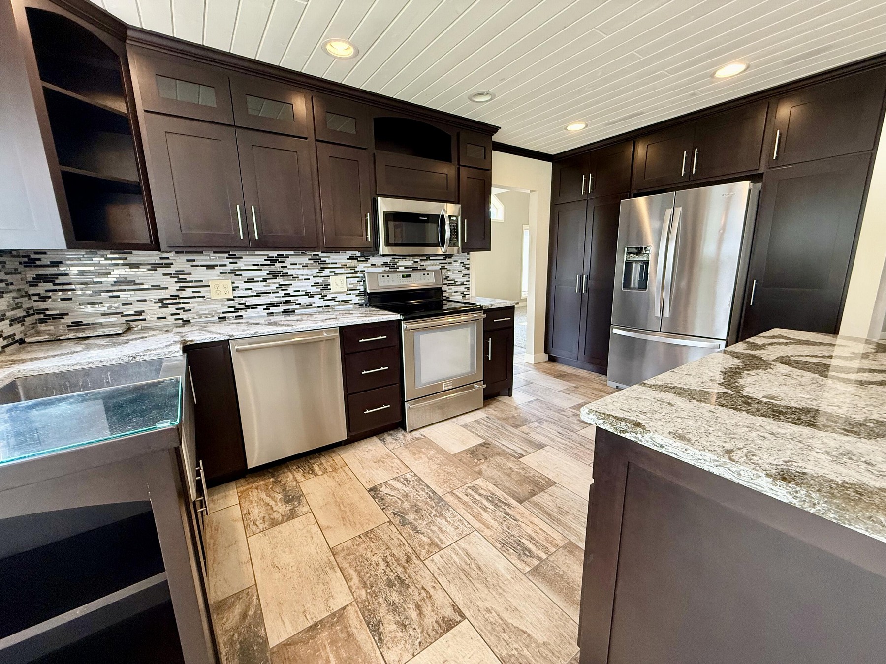 709 Park Ave Circle, Brookings, SD 57006