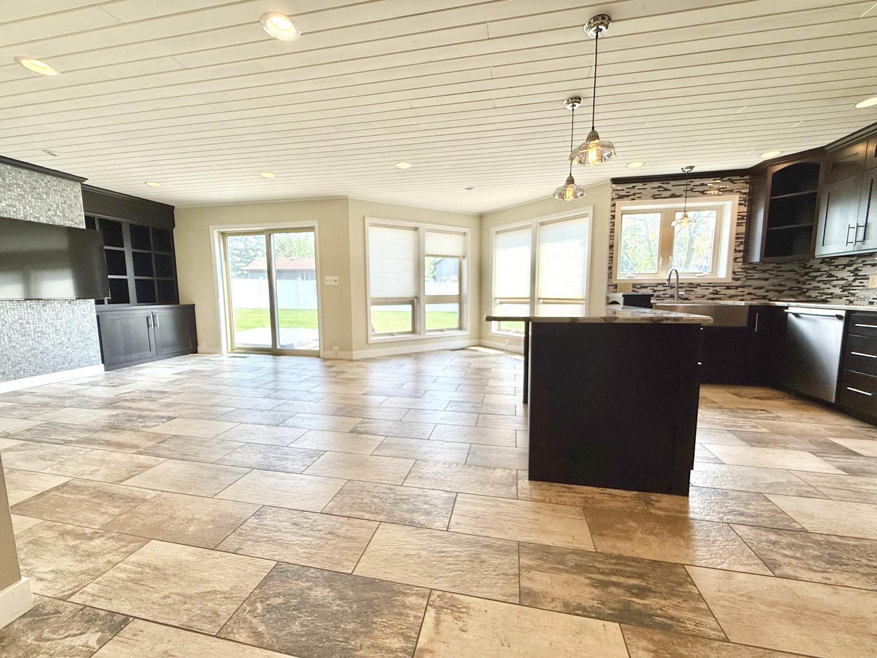 709 Park Ave Circle, Brookings, SD 57006