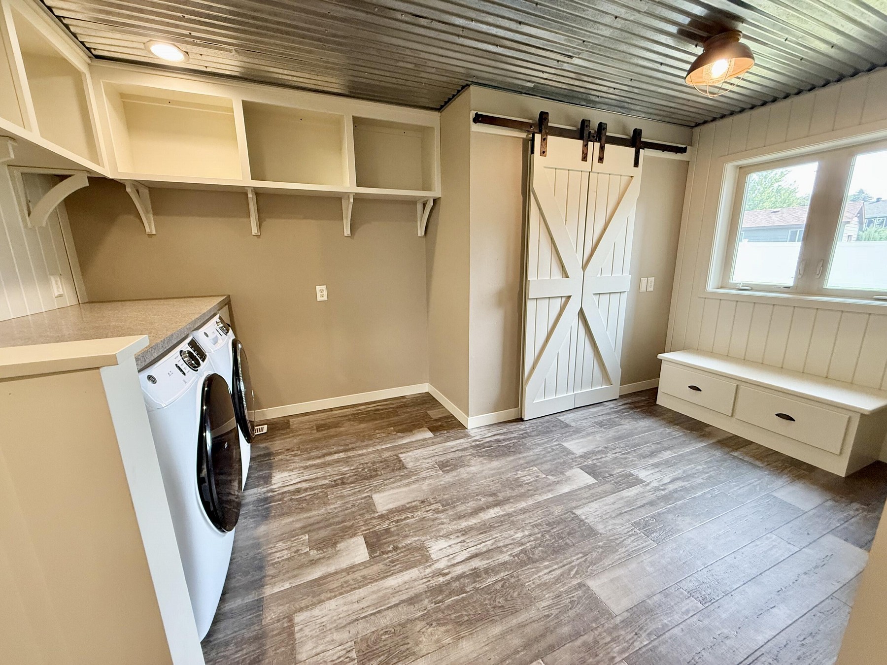 709 Park Ave Circle, Brookings, SD 57006