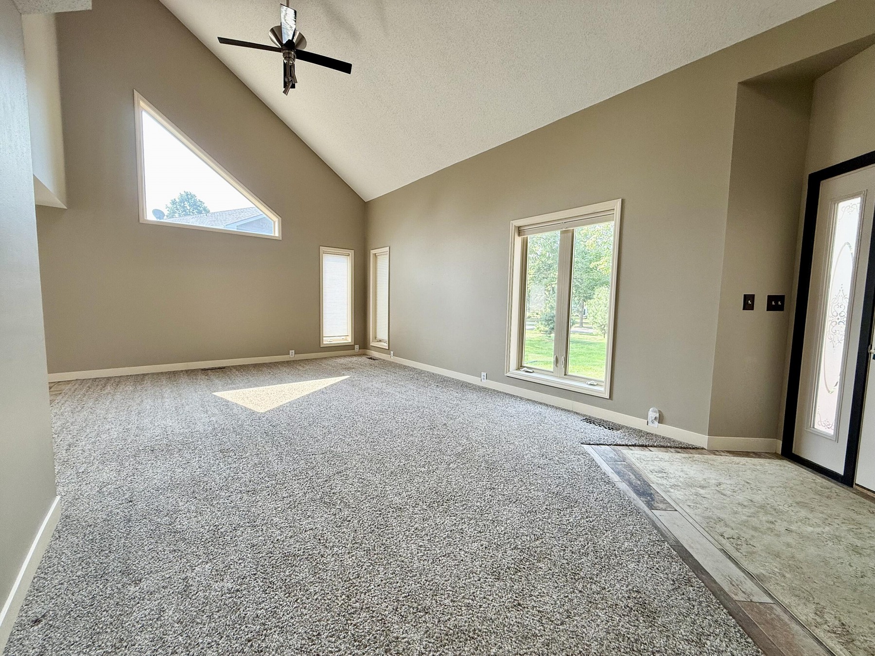 709 Park Ave Circle, Brookings, SD 57006