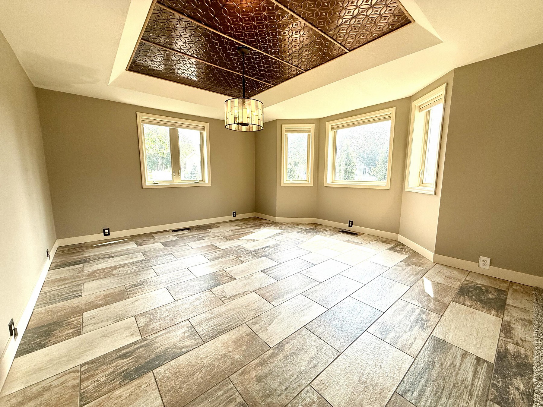 709 Park Ave Circle, Brookings, SD 57006