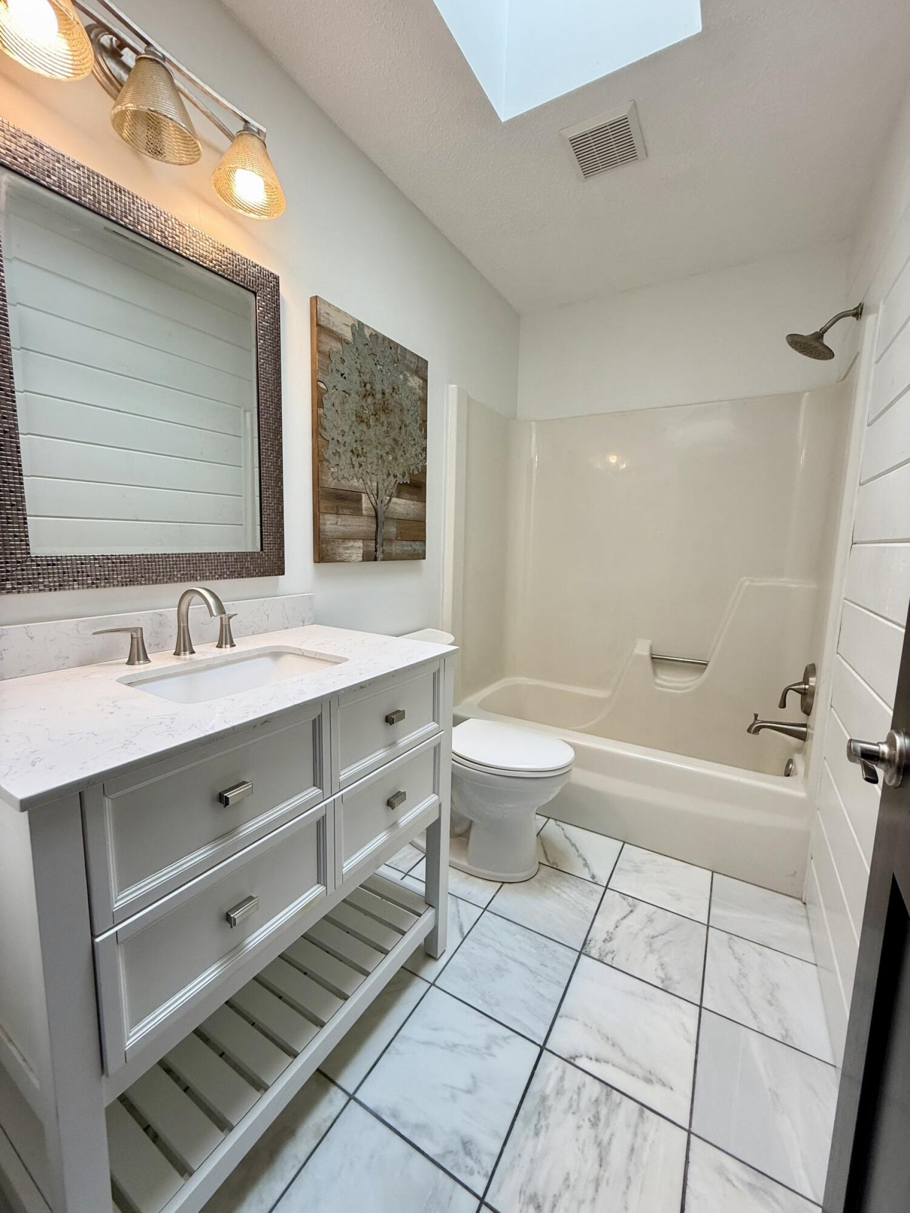 709 Park Ave Circle, Brookings, SD 57006