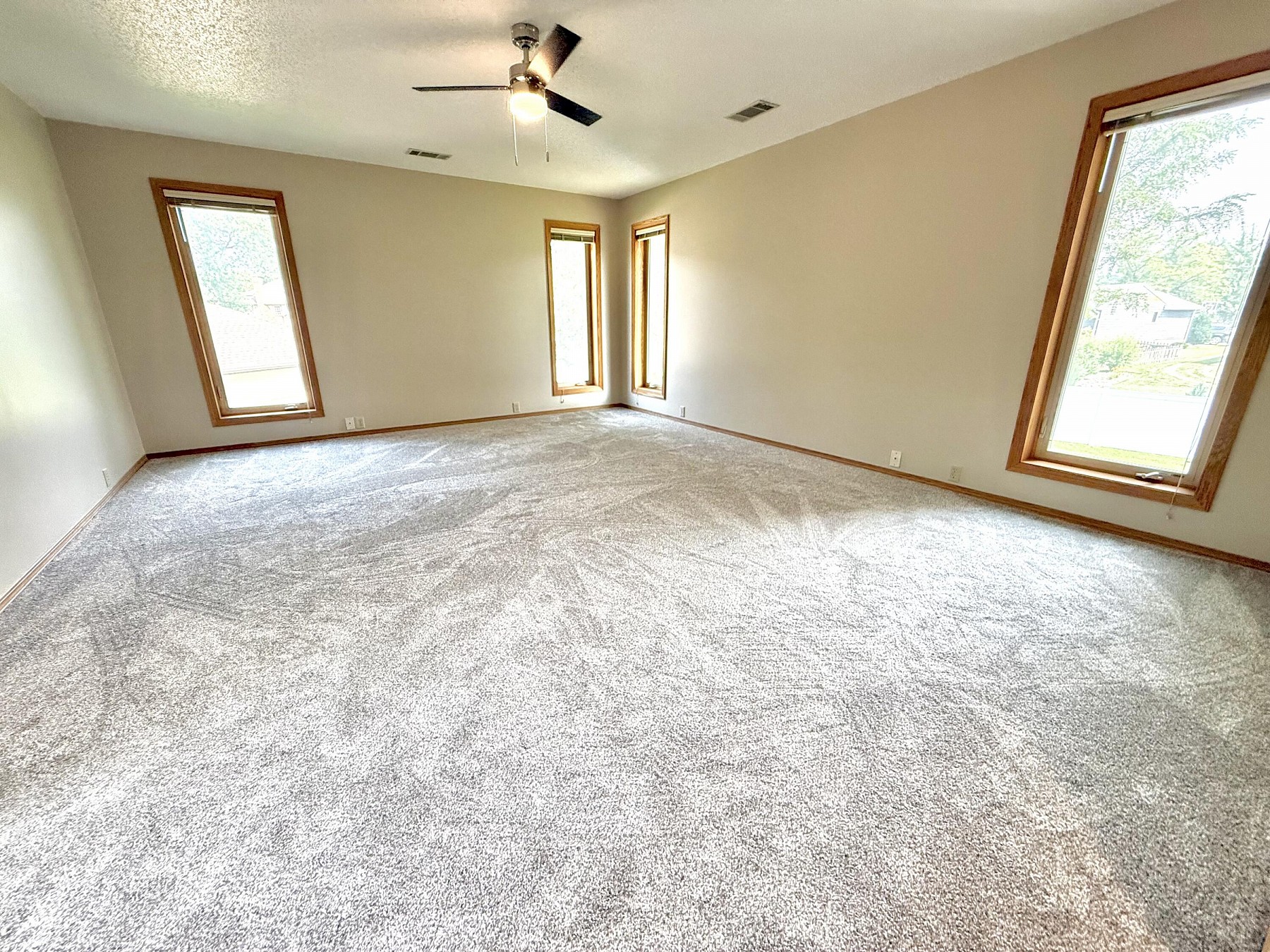 709 Park Ave Circle, Brookings, SD 57006