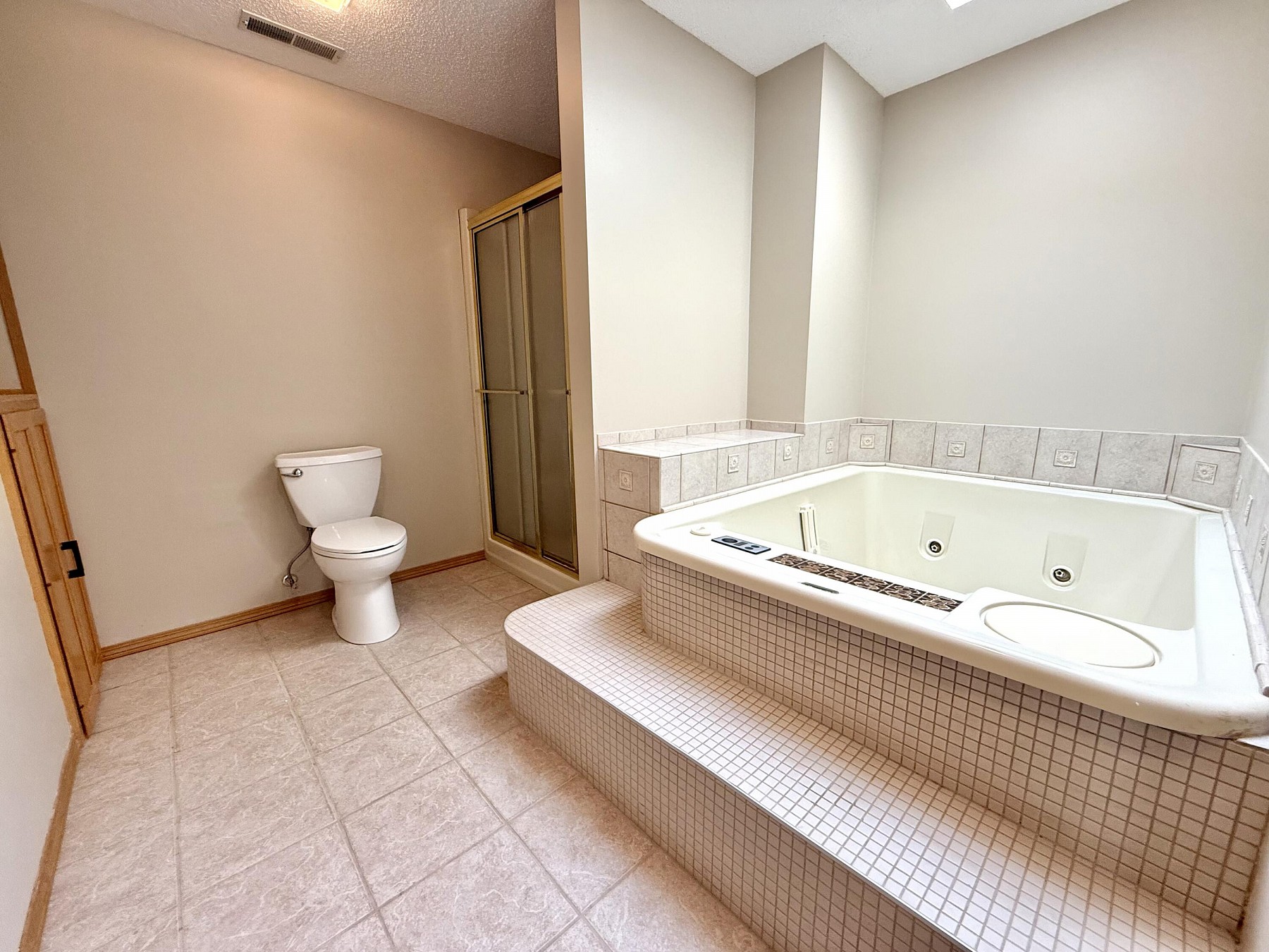 709 Park Ave Circle, Brookings, SD 57006