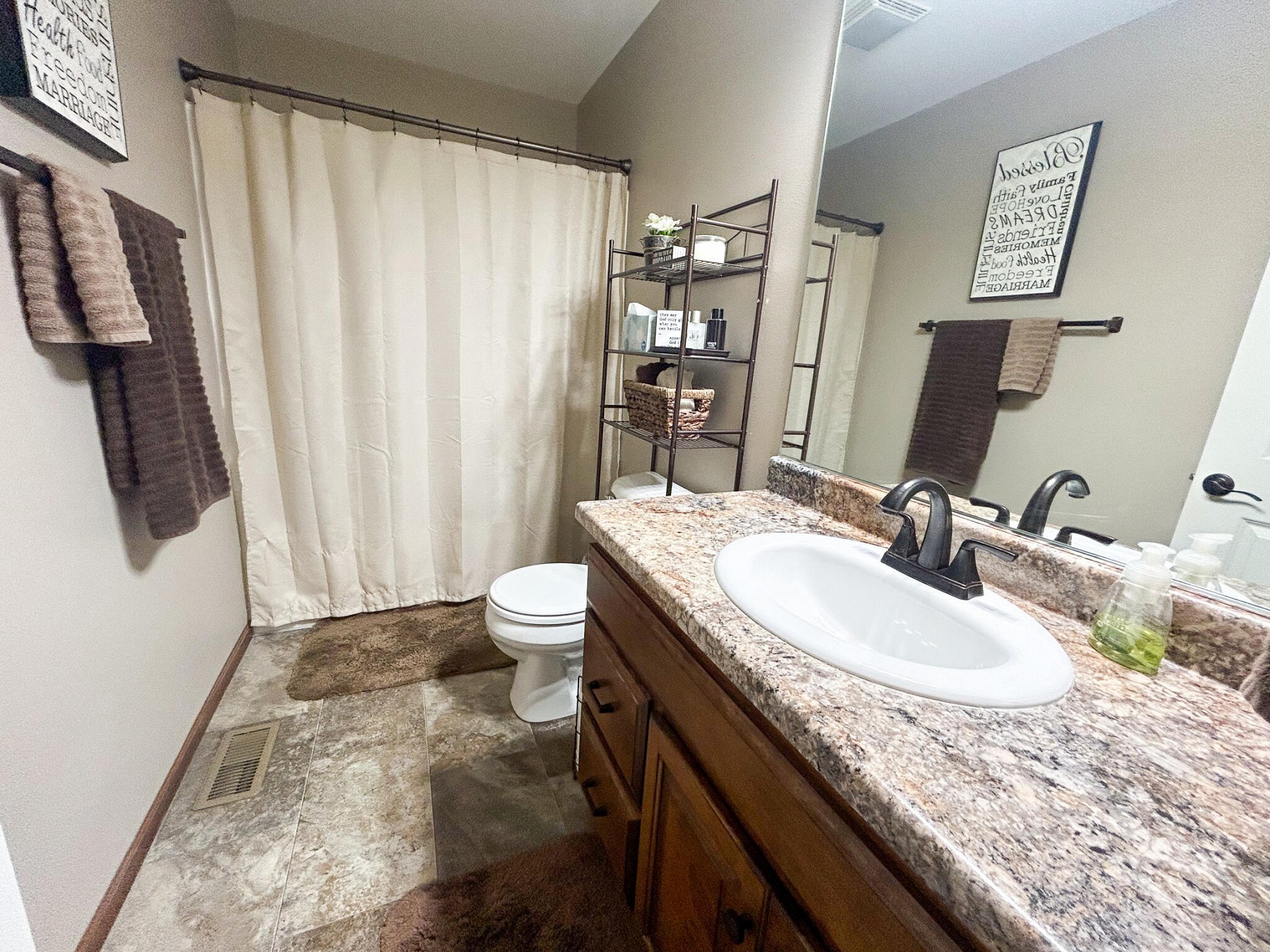 1322 Christine Circle, Brookings, SD 57006