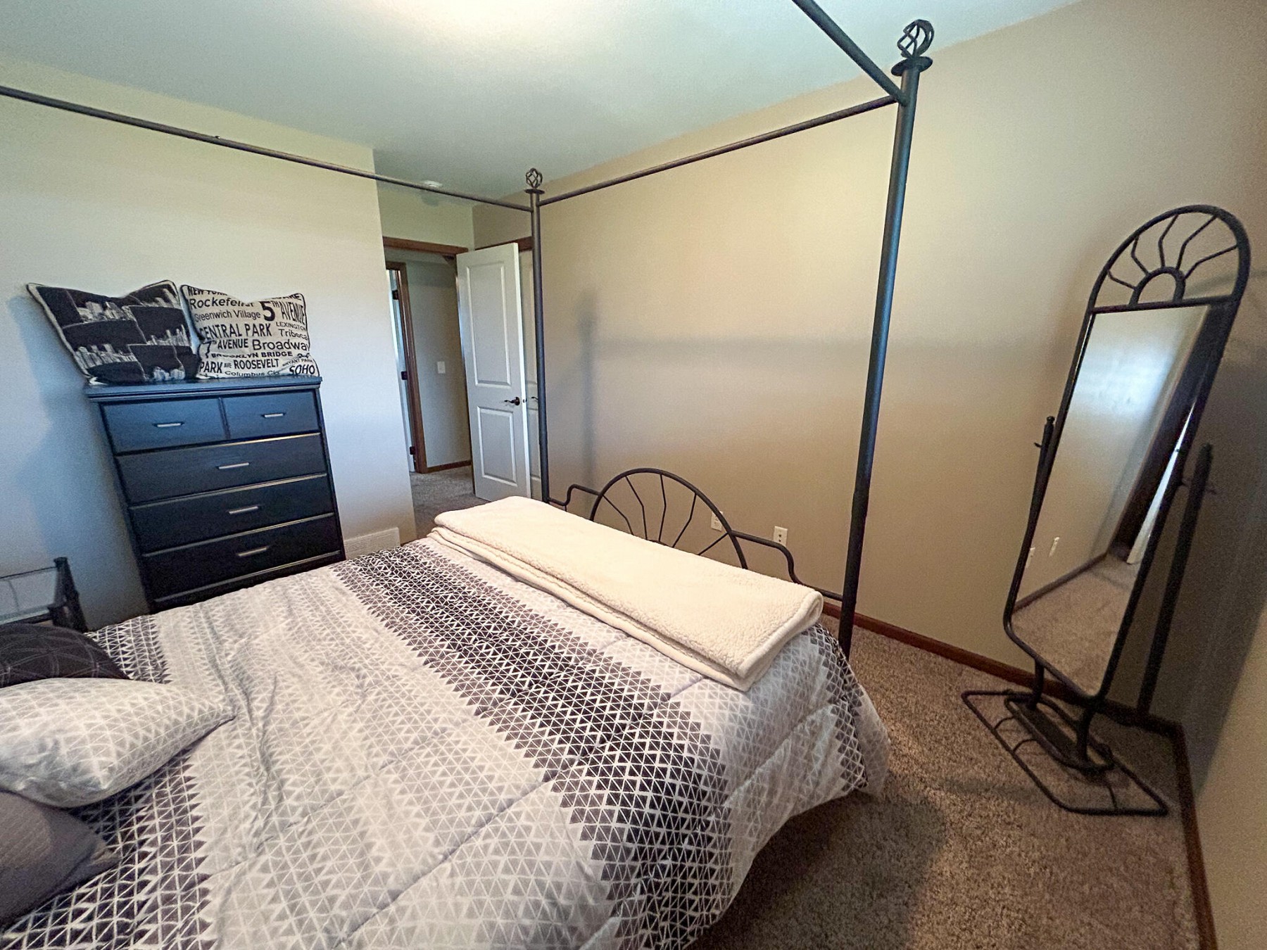 1322 Christine Circle, Brookings, SD 57006