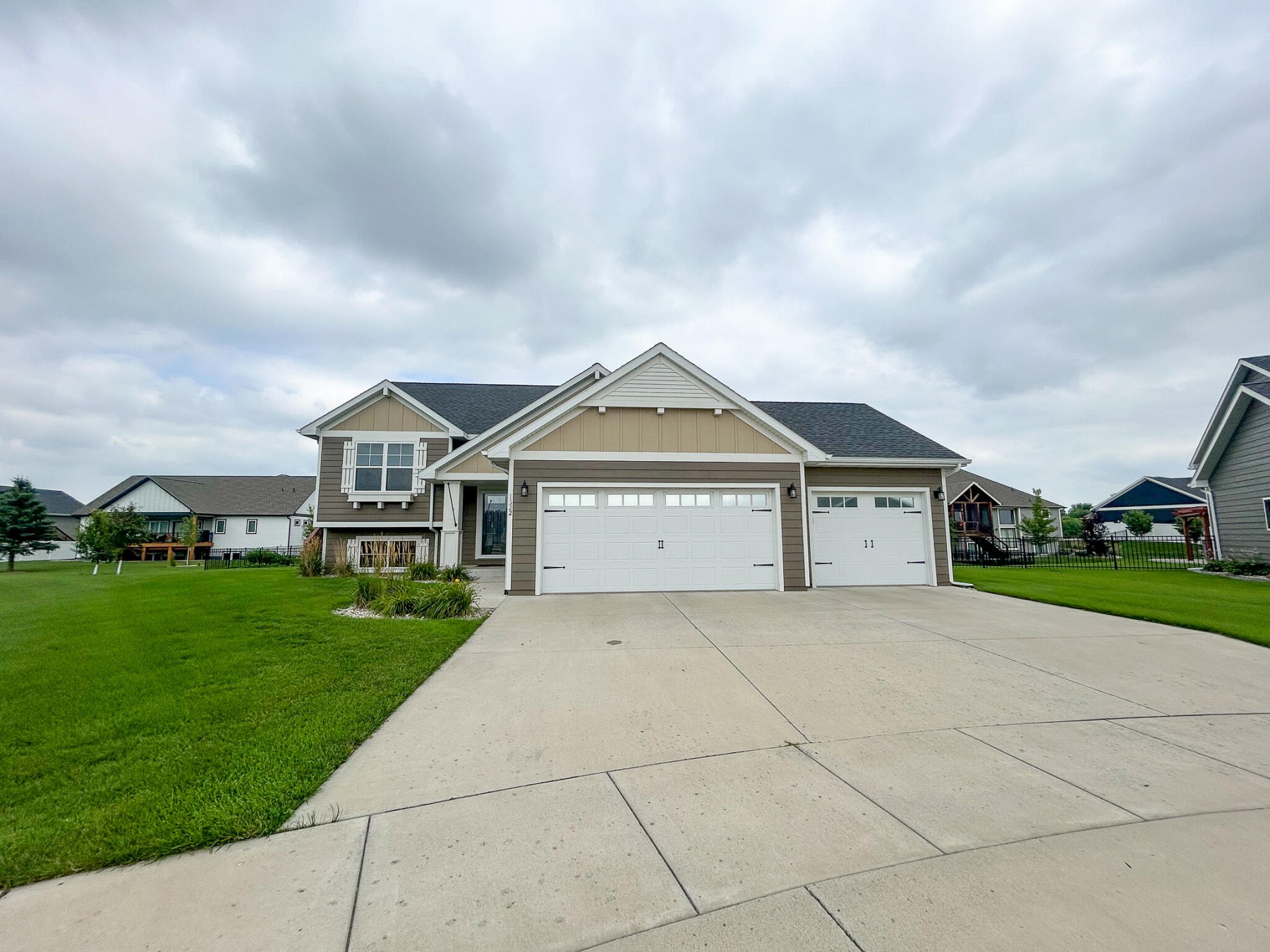 1322 Christine Circle, Brookings, SD 57006